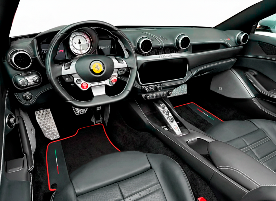 Svarte Bilmatter for Ferrari Portofino (2018-2023) med lær og røde detaljer