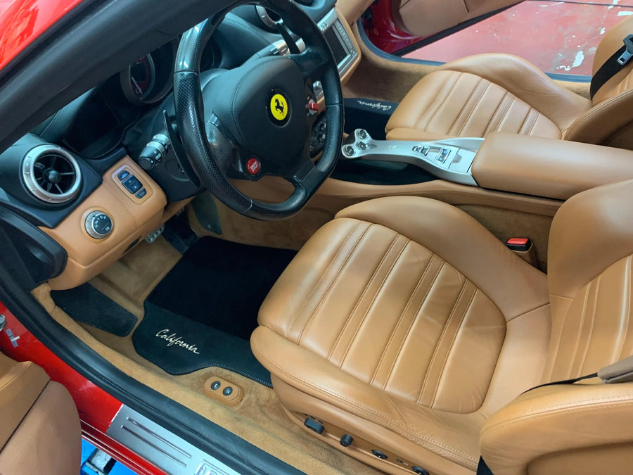 Svarte Bilmatter For Ferrari California 2008-2014 Med Alcantara - AutoWin
