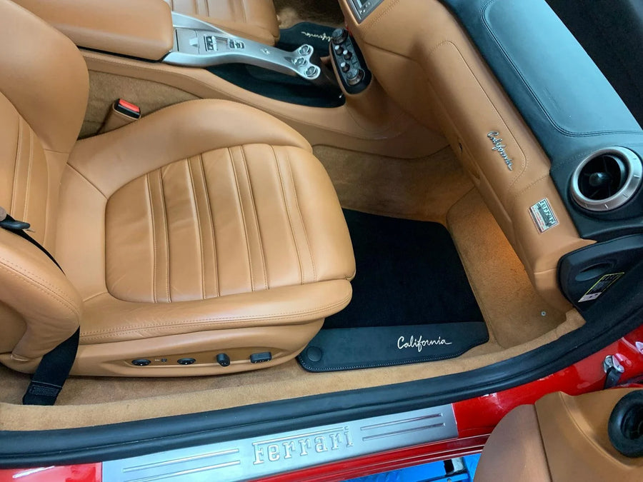Svarte Bilmatter For Ferrari California 2008-2014 Med Alcantara - AutoWin