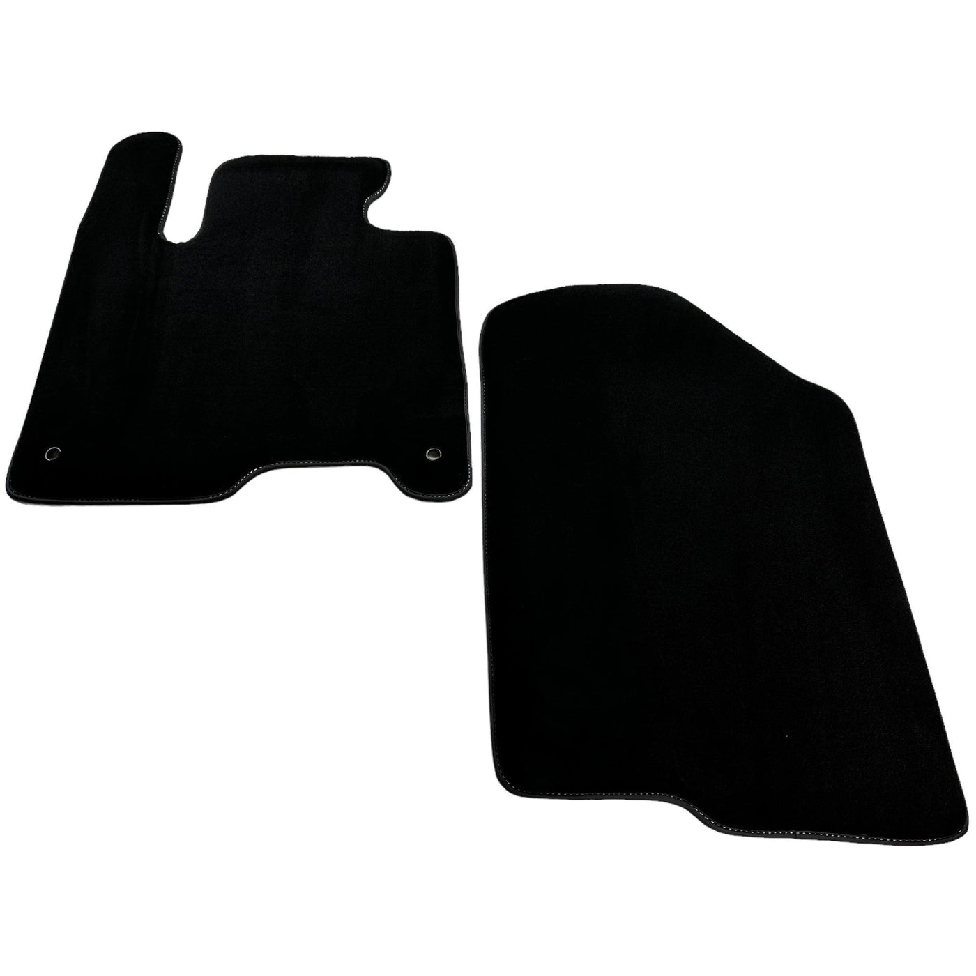 Black Floor Mats for Kia Sorento (2002-2006) - AutoWin