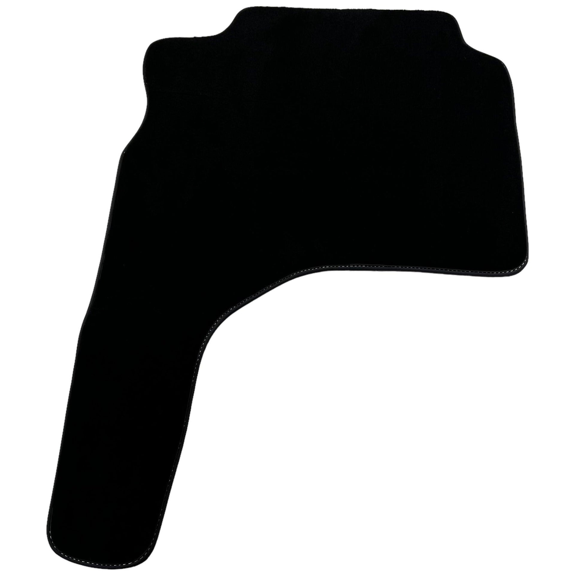 Black Floor Mats For Mitsubishi Pajero Sport (1996-2006) - AutoWin