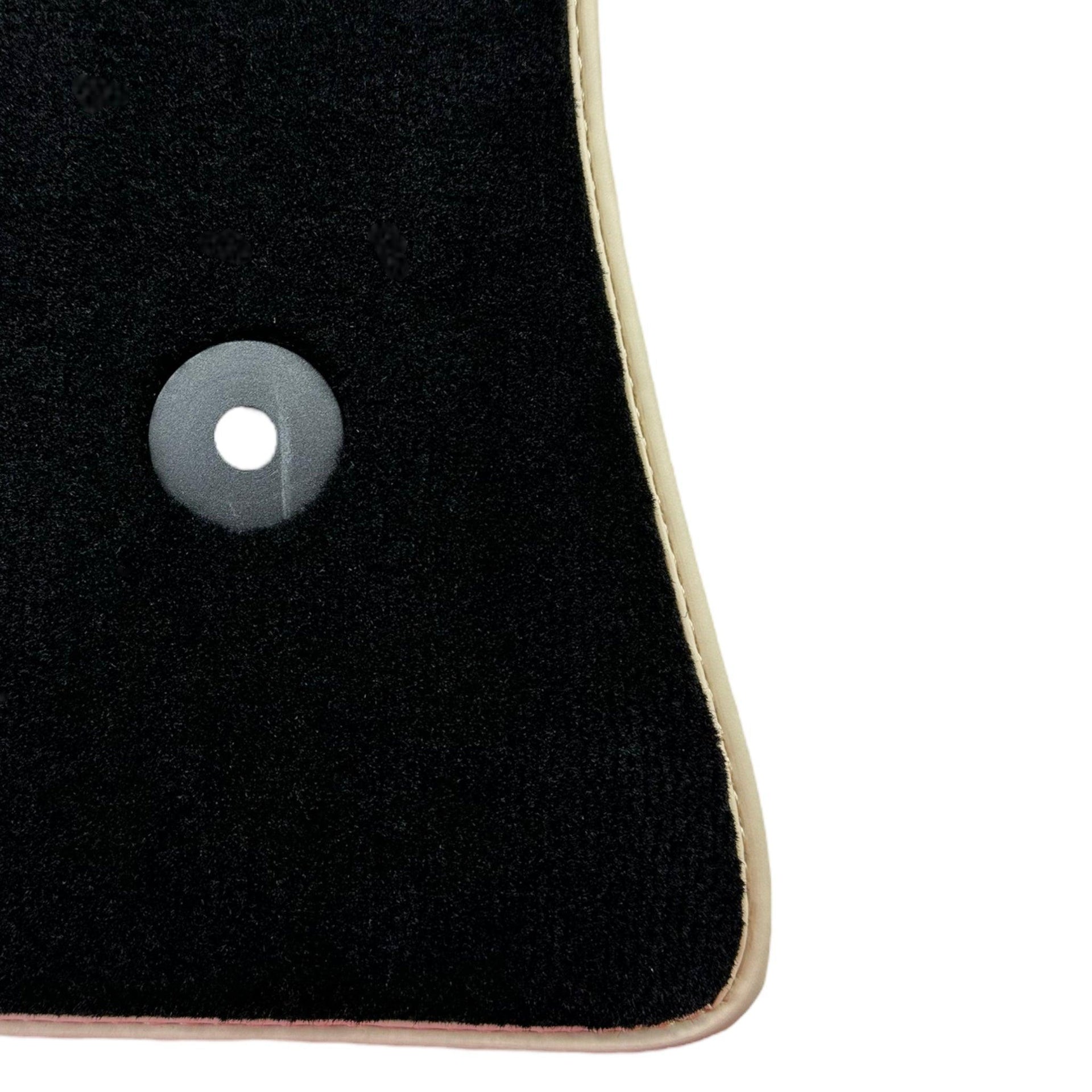 Black Floor Mats For Mitsubishi Pajero V80 (2006-2011) ER56 Design - AutoWin