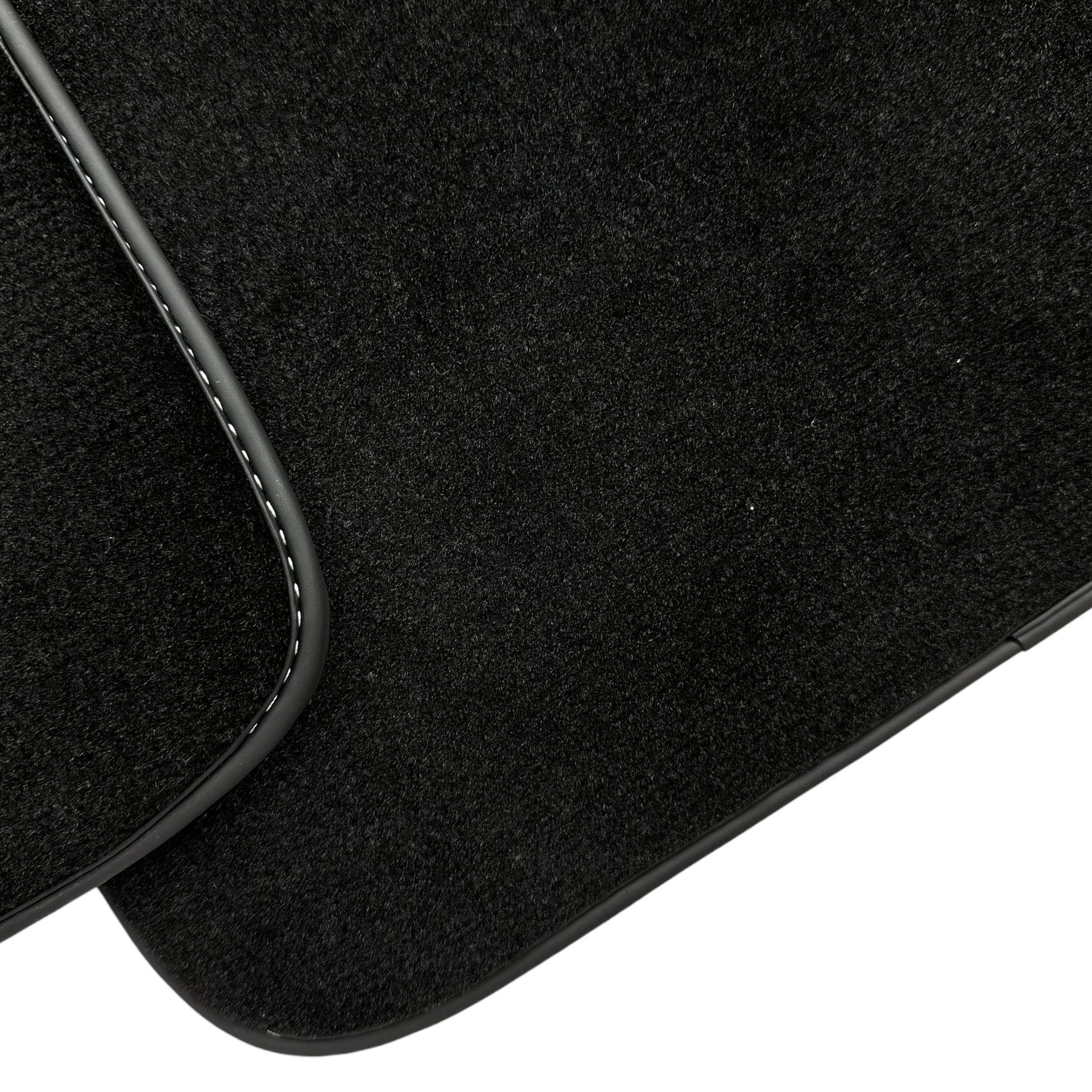 Black Floor Mats For Toyota Hilux (2005-2015) - AutoWin