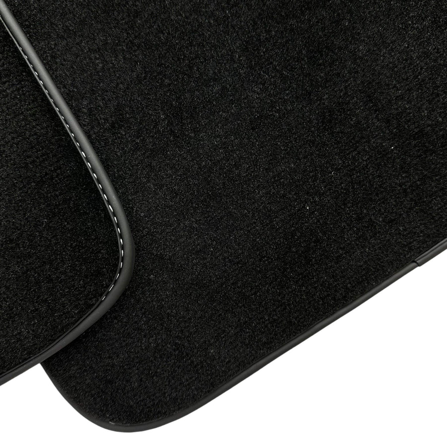 Black Floor Mats For Toyota Hilux (2005-2015) - AutoWin