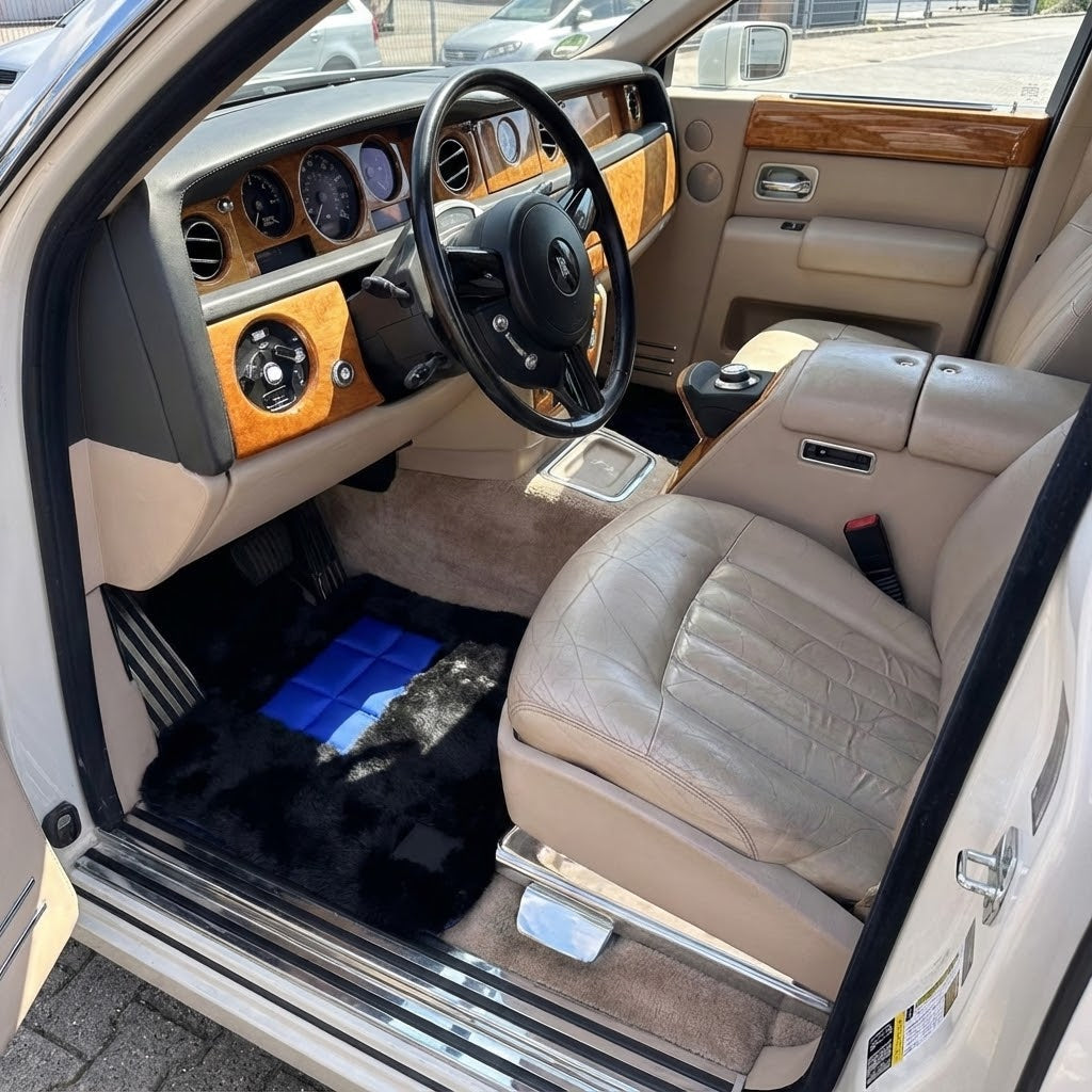 Black Sheepskin Floor Mats for Rolls Royce Phantom Drophead Coupe (2007-2016) Various Leather Colors