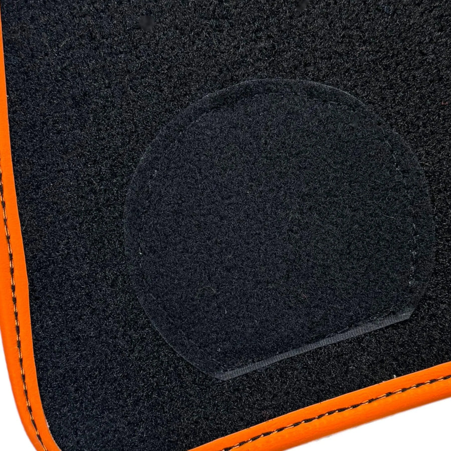 Schwarze Schaffell Autofußmatten für Rolls-Royce Phantom VIII (2017-2024) mit orangefarbenem Lederbesatz - AutoWin