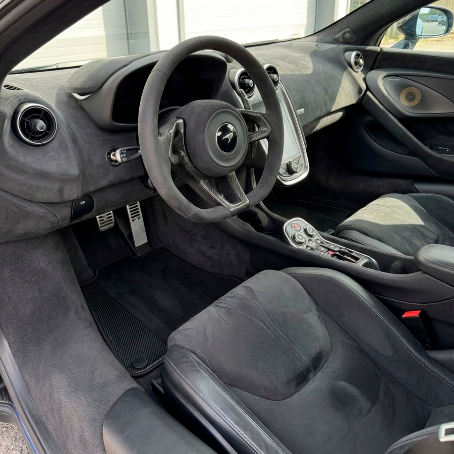 Svarte Bilmatter for McLaren 600 LT (2018-2020) med karbon lær