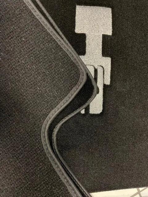 Floor Mats For Hummer H2 2003-2009 Tailored Black Carpets - AutoWin