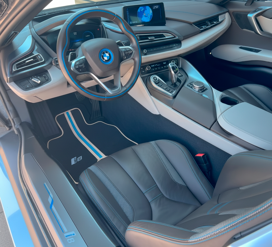 Fußmatten aus Carbonfaser für BMW i8 Serie L12 L15 | Cremefarbenes Leder