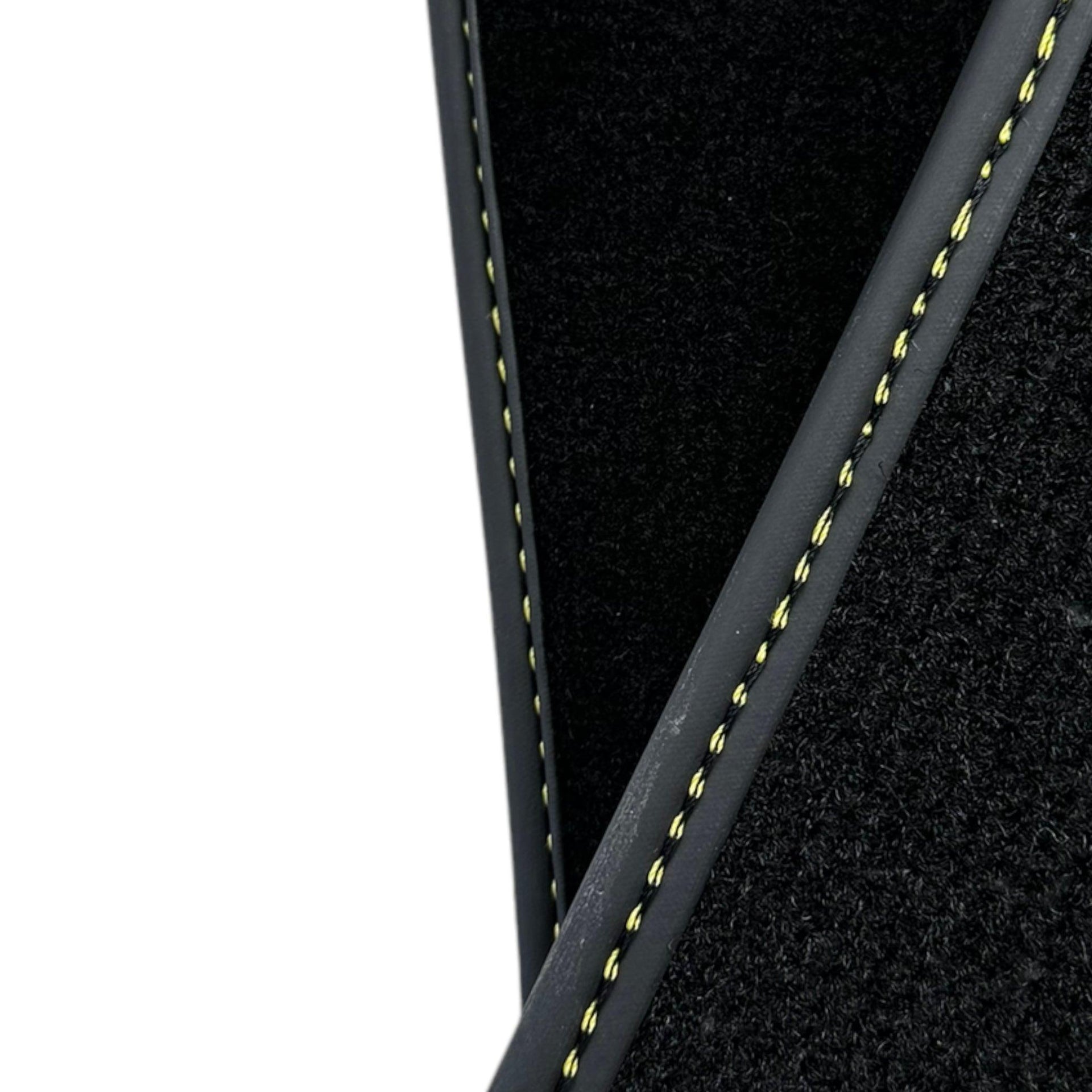 Black Floor Mats For Nissan 350Z (2003-2008) - AutoWin