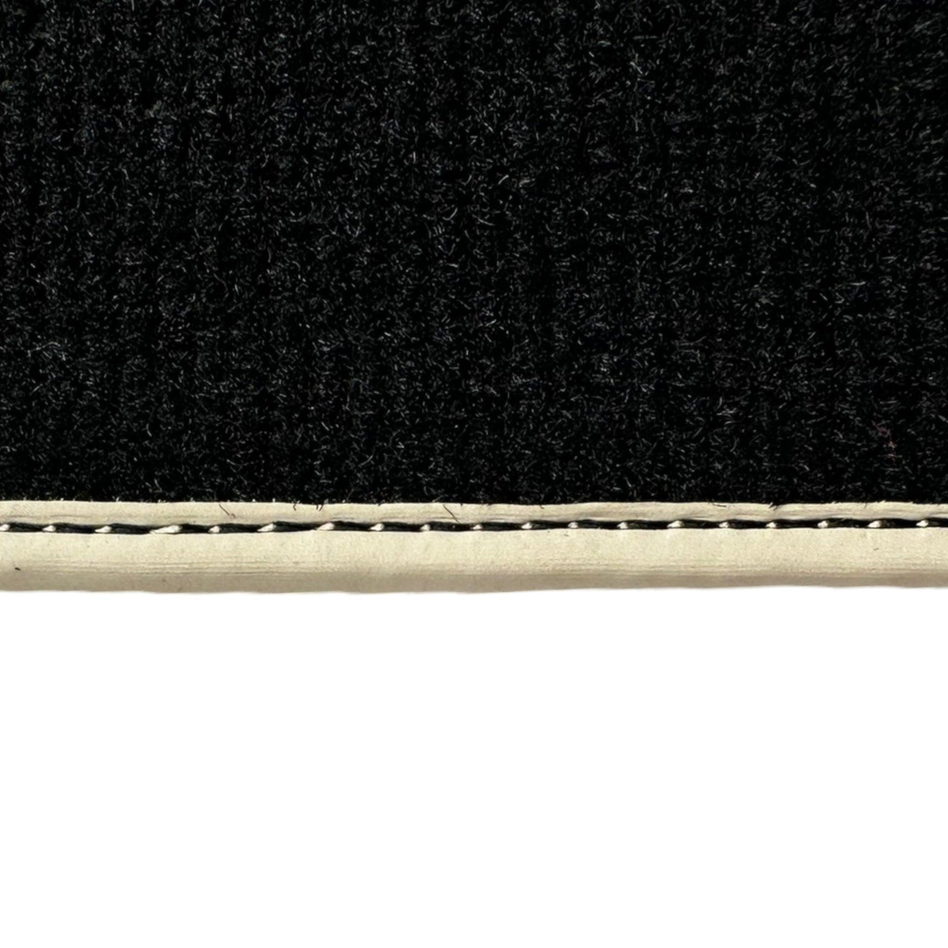 Black Floor Mats For Mitsubishi Pajero Sport (1996-2006) - AutoWin