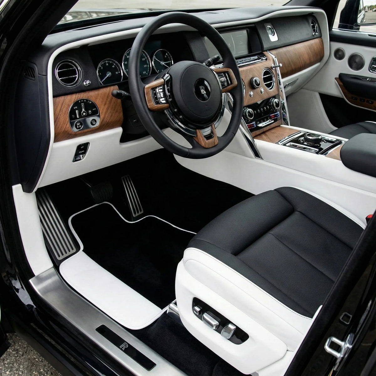 Interior look of floor mats for Rolls Royce Cullinan 2018-2025