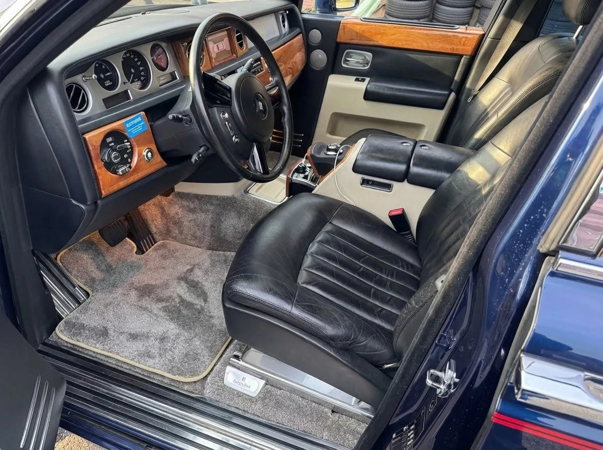 Interior look of floor mats for Rolls Royce Phantom VIII (2017-2024) Gray Rovbut