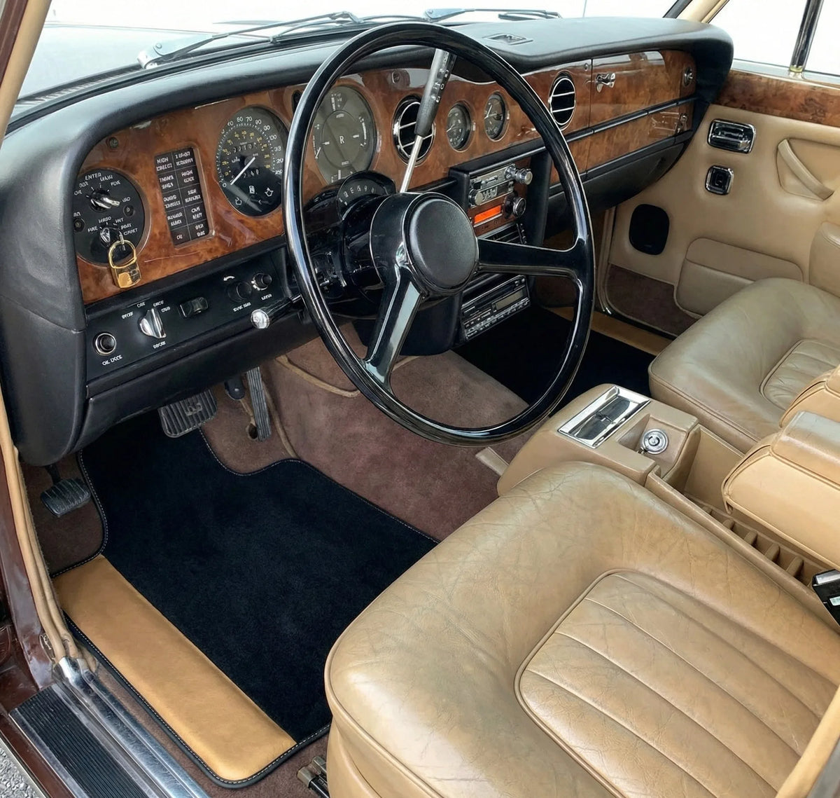 Interior look of floor mats for Rolls Royce Shadow (1965-1977)