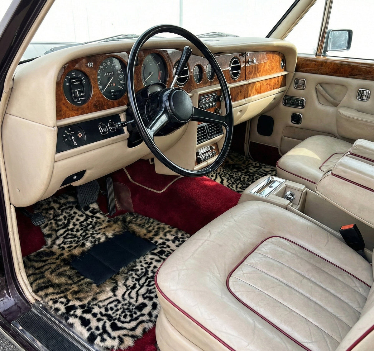 Leopard Fur Floor Mats for Rolls-Royce Shadow (1965-1977)