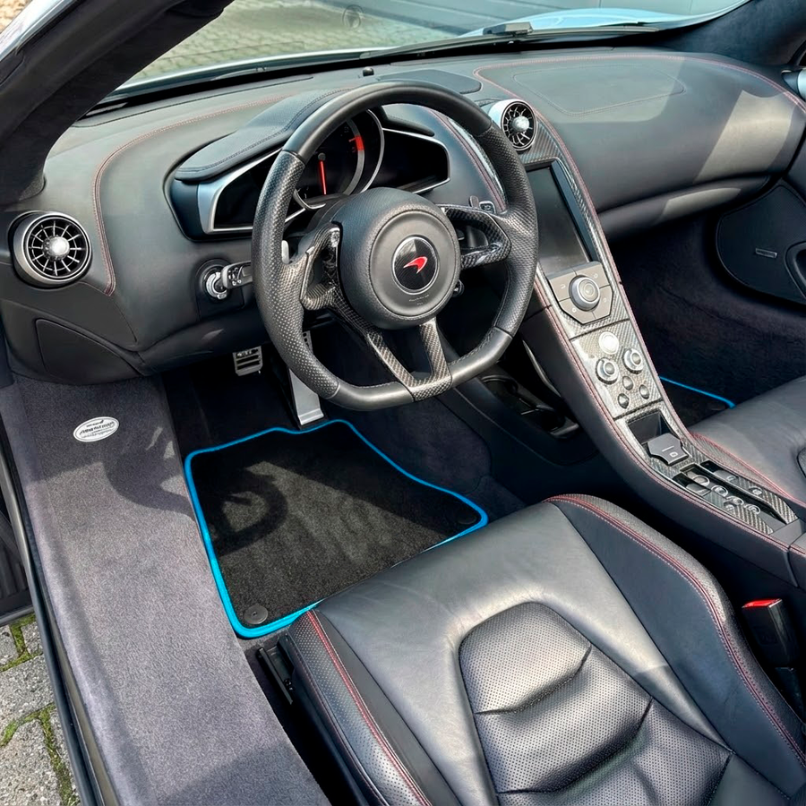 Svart Bilmatter for McLaren MP4-12C (2011–2014) med Blå Kant
