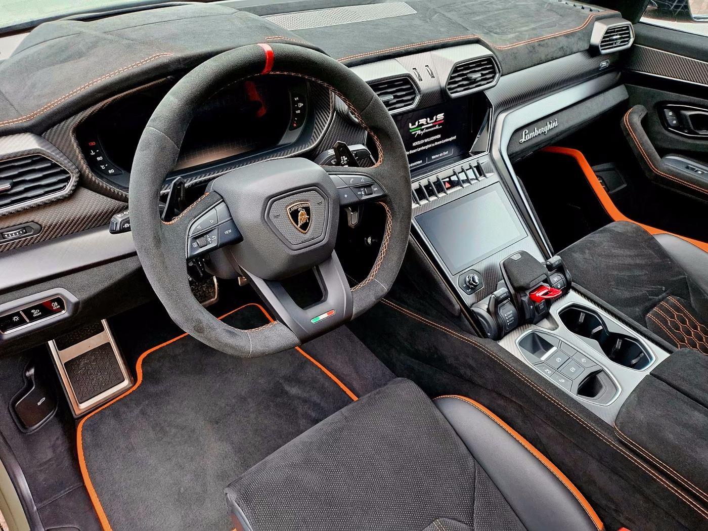 Fußmatten für Lamborghini Urus Schwarz mit orangefarbenen runden Teppichen 