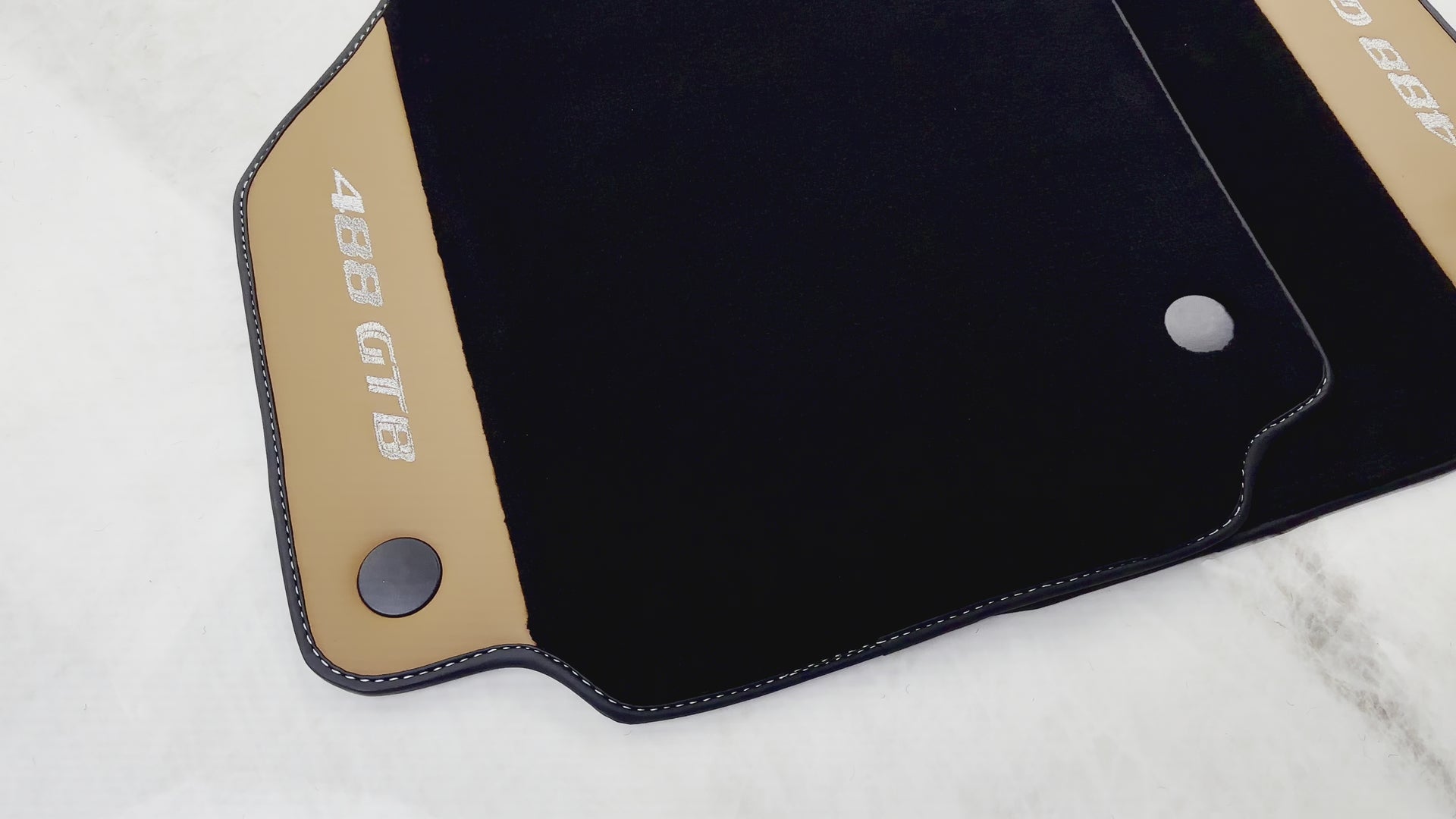 Schwarze Fußmatten für Ferrari 488 GTB (2015–2022) mit Cuoio-Nappaleder - AutoWin