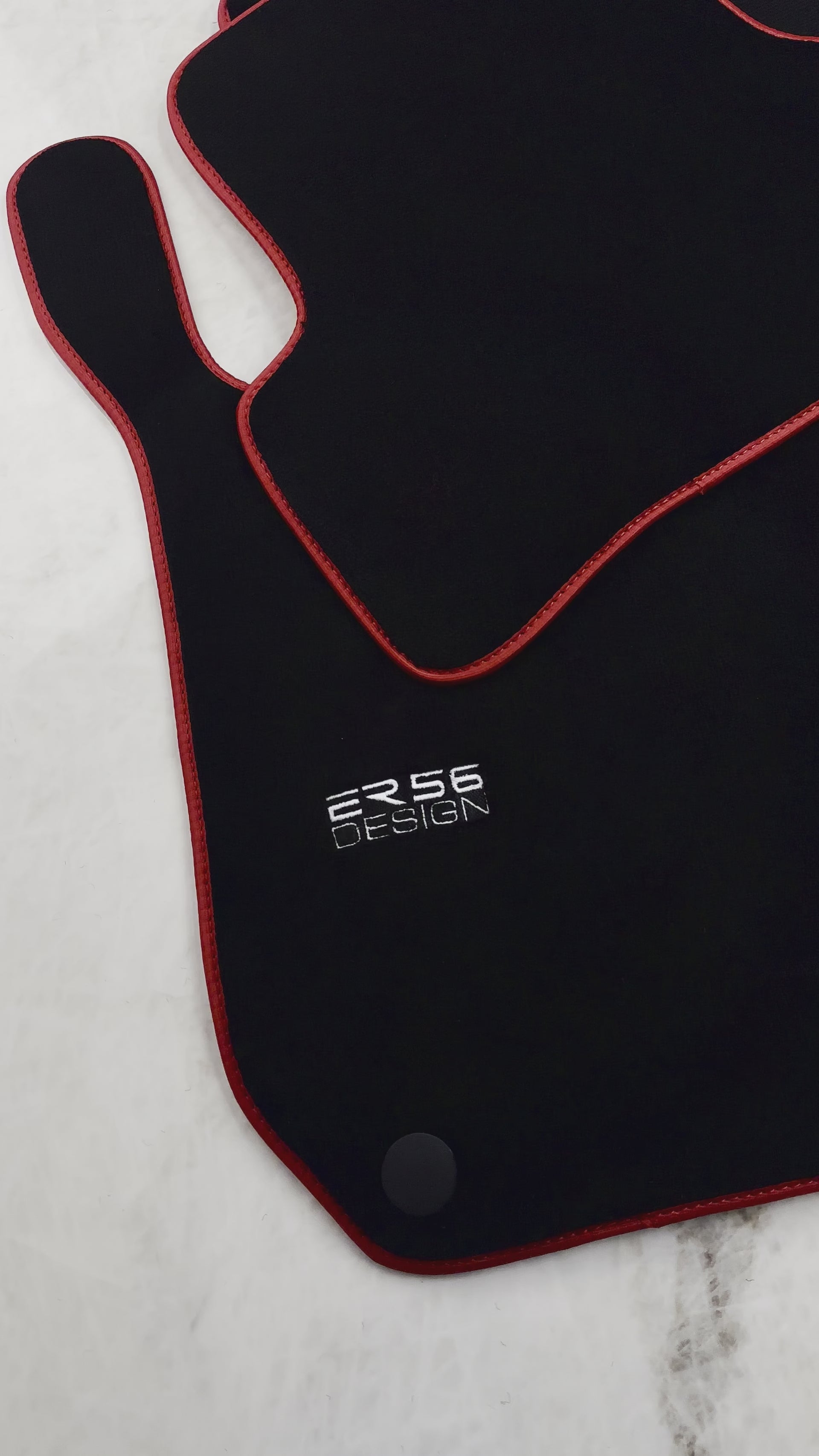 Schwarze Fußmatten für Mercedes-Benz C-Klasse W204 Coupé 2012–2015, ER56-Design mit rotem Rand - ER56 Design