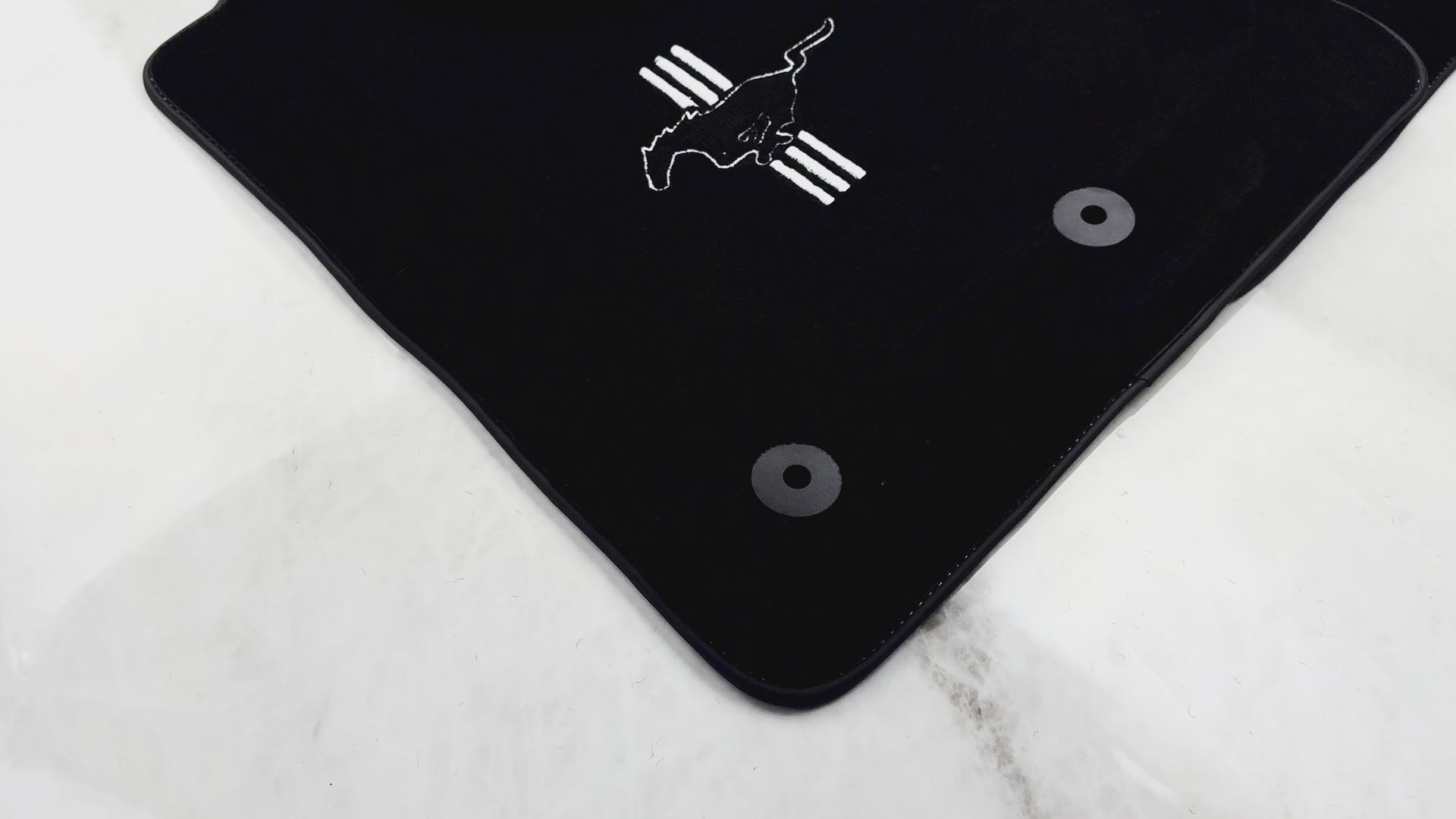 Sorte bilmatter for Ford GT350 Shelby (2015-2021) - AutoWin.EU