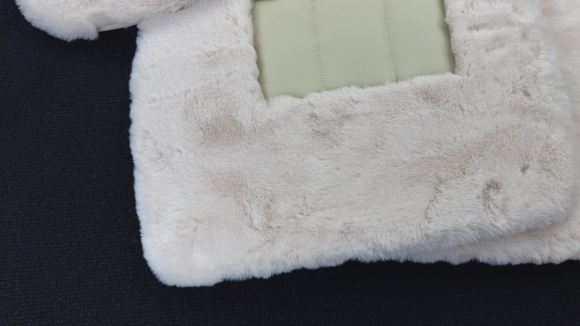 Hvite saueskinn bilmatter for Bentley Continental GT (2011–2018) ER56 Design - ER56 Design