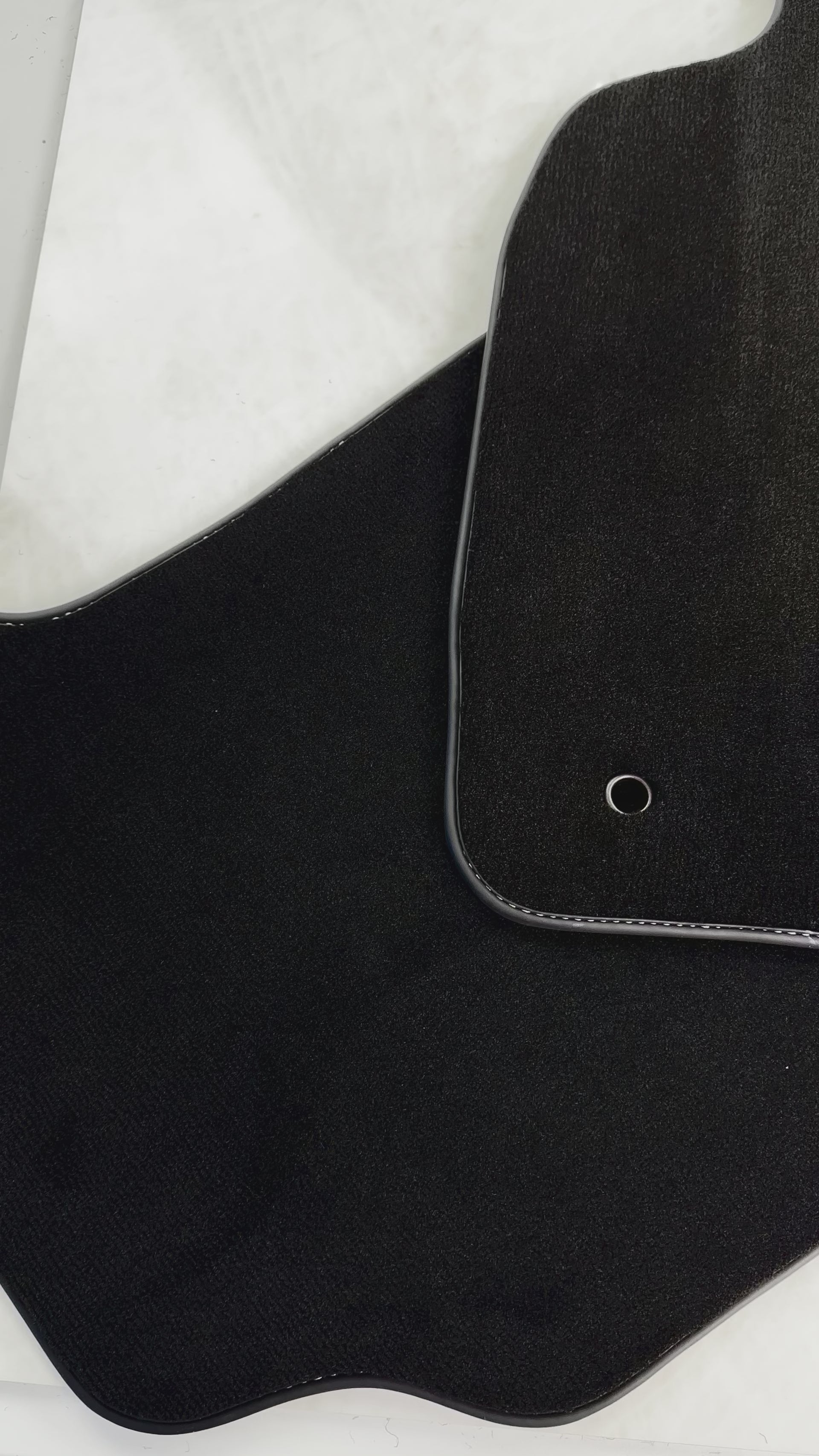 Fußmatten für Toyota Land Cruiser 100 (1998-2007) - AutoWin