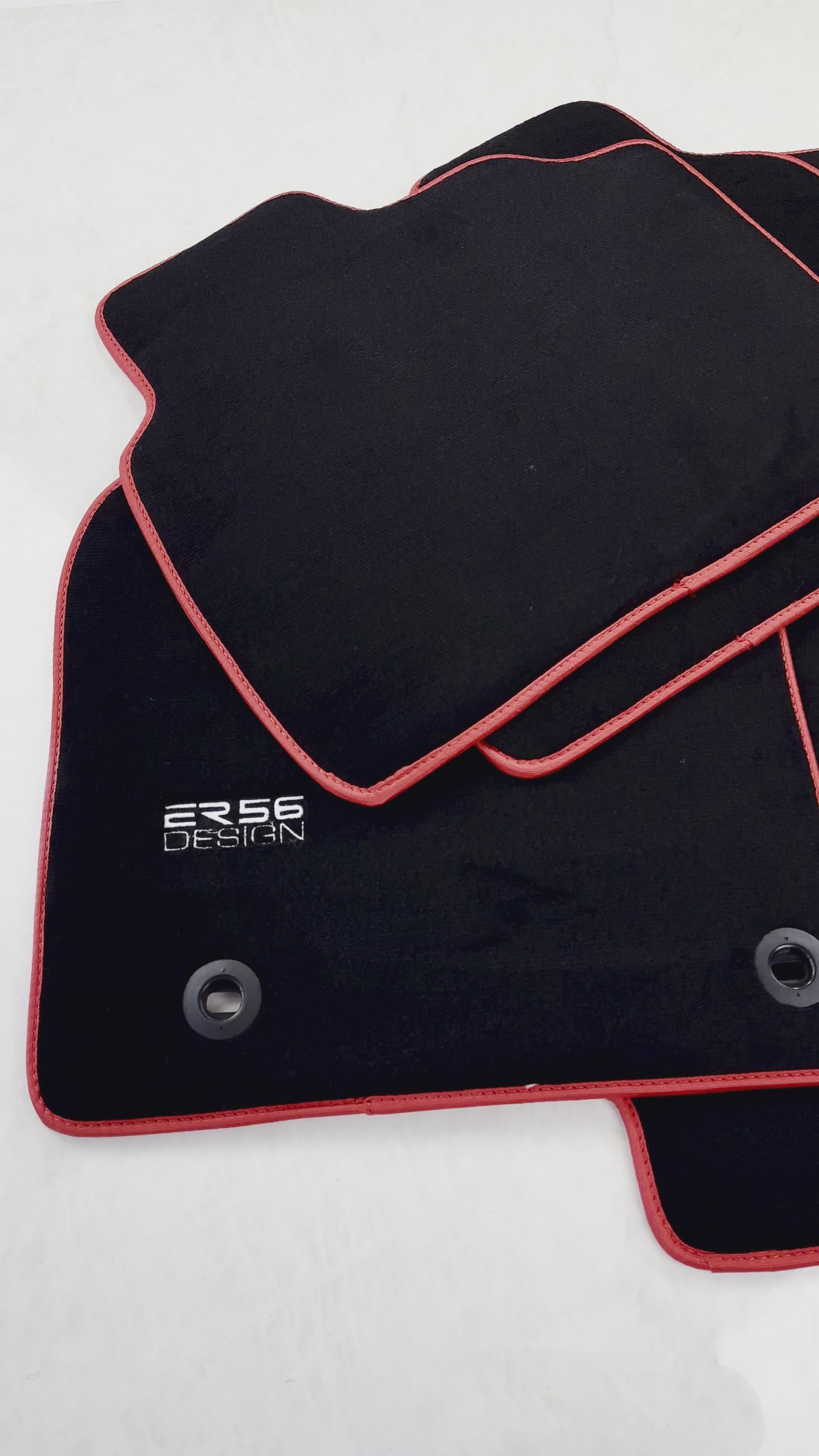 Svart bilmatter for Toyota Camry (2017-2023) ER56 Design - ER56 Design