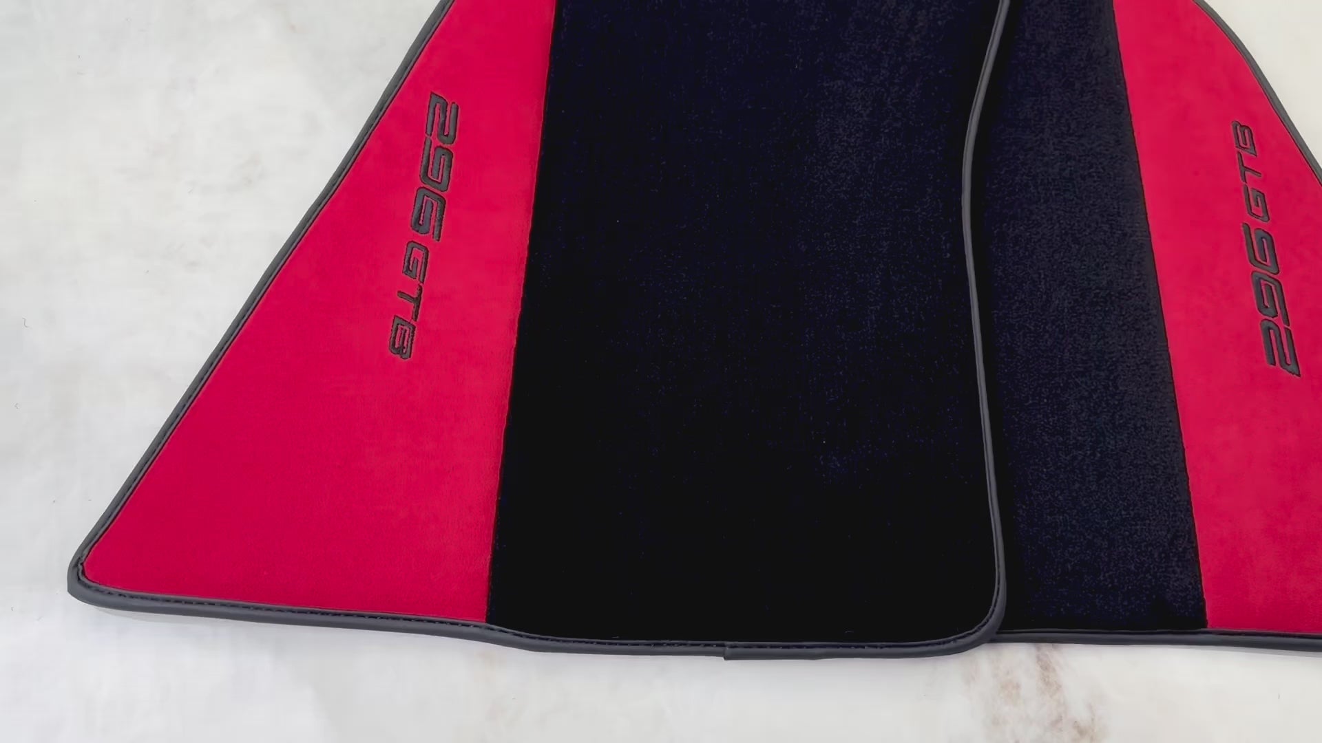 Røde bilmatter for Ferrari 296 GTB (2022-2025) med Alcantara-lær - AutoWin