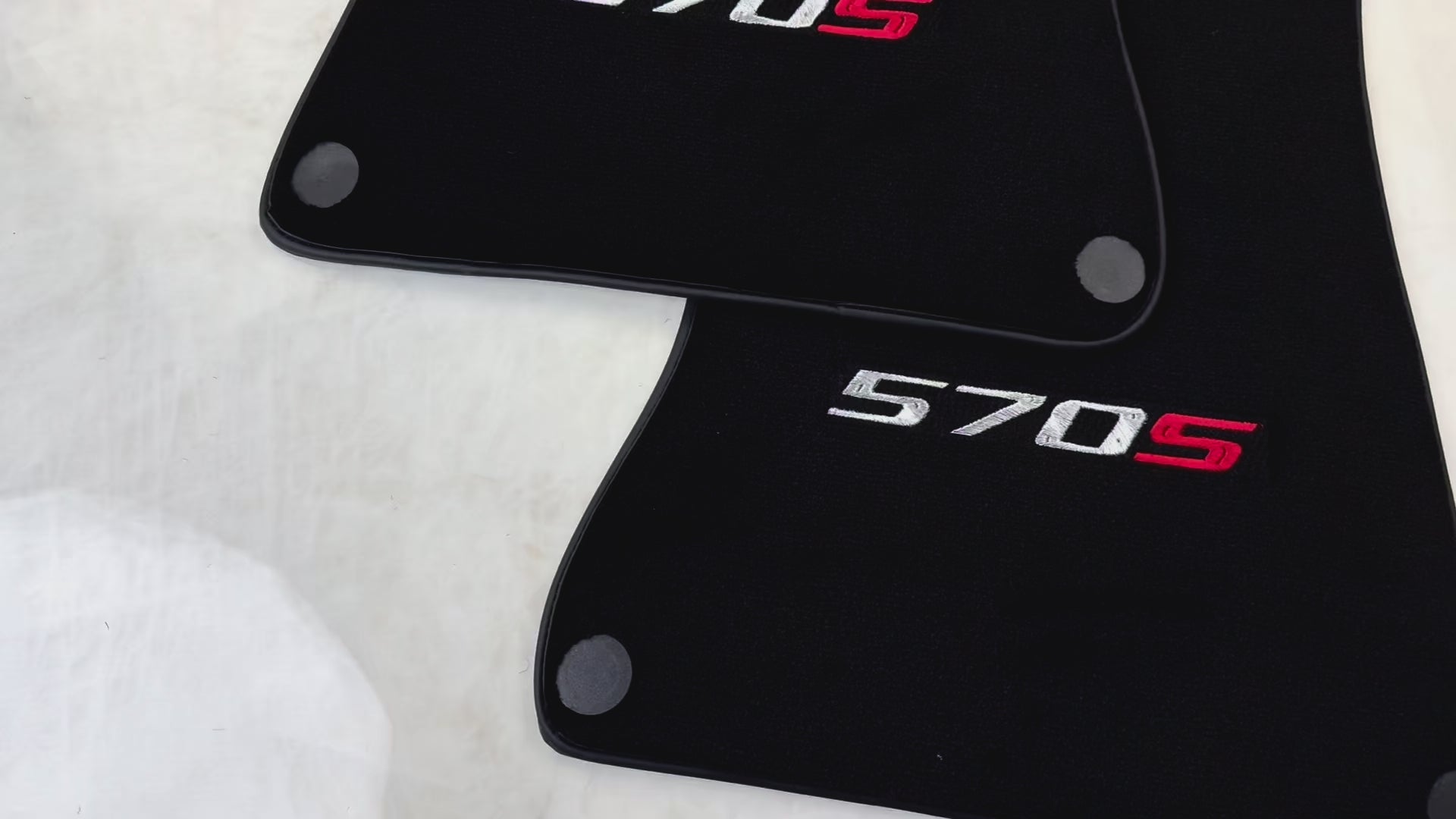 Svarte bilmatter for McLaren 570S Skreddersydde tepper AutoWin - AutoWin