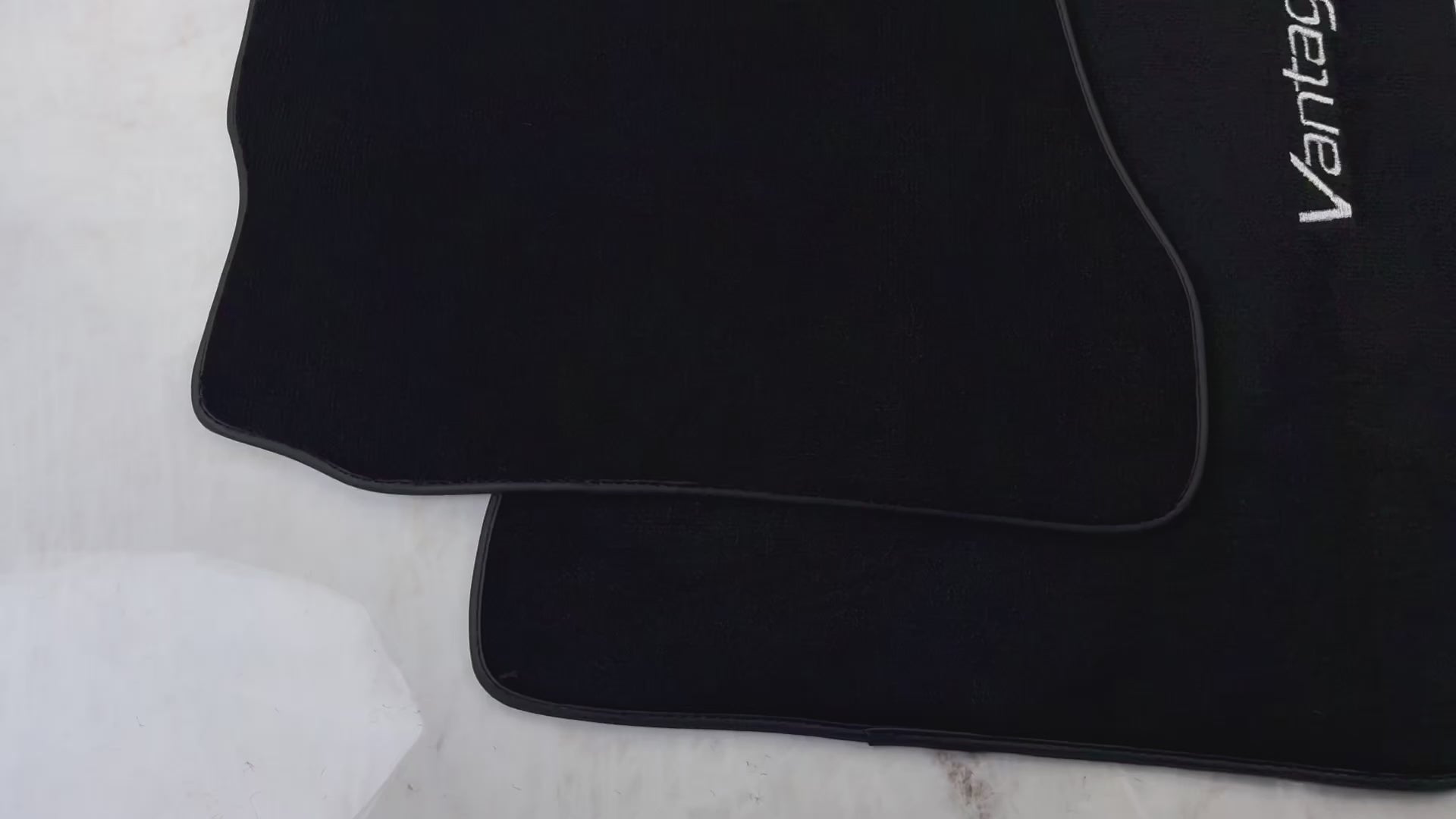 Black Floor Mats for Aston Martin V8 Vantage (2005-2018) - AutoWin