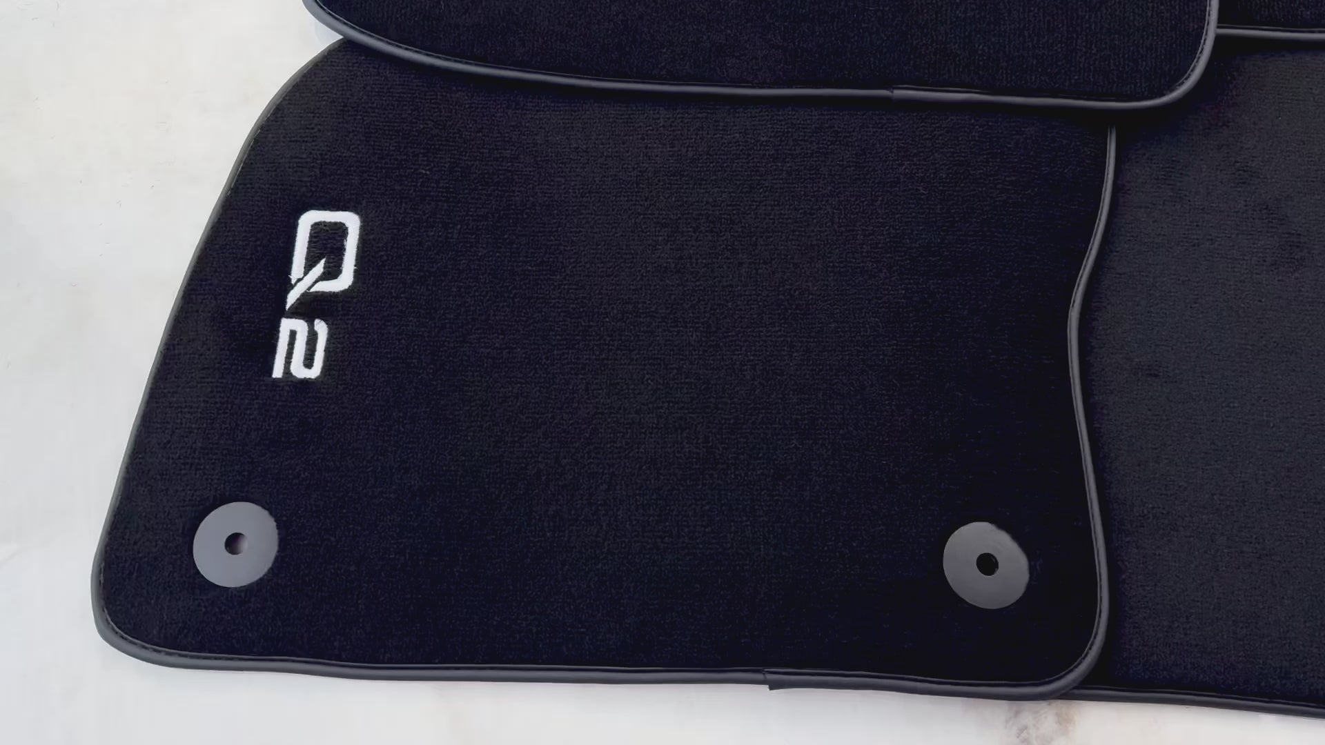 Sorte bilmatter for Audi Q2 (2016-2020) - AutoWin