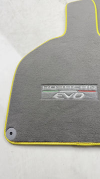 Graue Fußmatten für Lamborghini Huracan EVO (2019-2024) mit gelber Einfassung