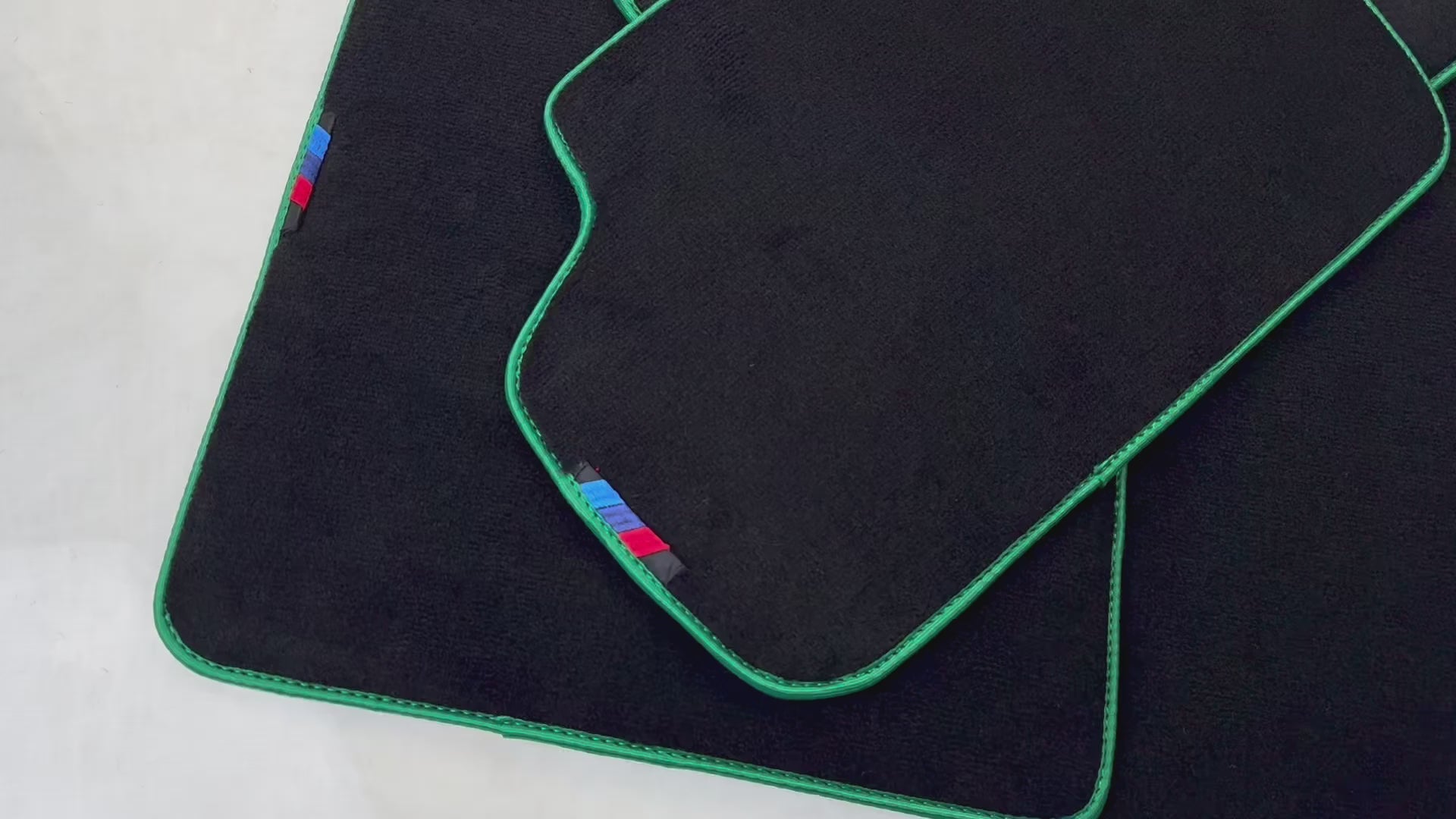 Schwarze Matten für BMW 5er G30 | Grüne Zierleiste | Verschiedene Zierleistenfarben - AutoWin