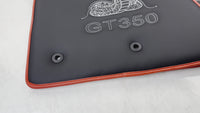 Leder-Fußmatten mit rotem Rand für Ford Mustang GT350 Shelby (2015–2021) mit Cobra-Nähung