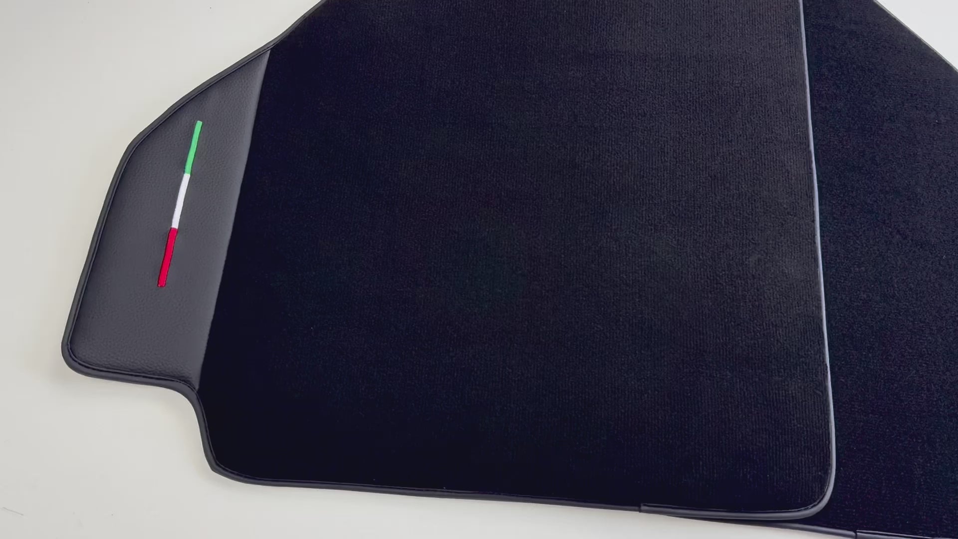 Svarte bilmatter for Ferrari 348 TS (1989-1995) med skinn | Italiensk utgave - AutoWin.EU