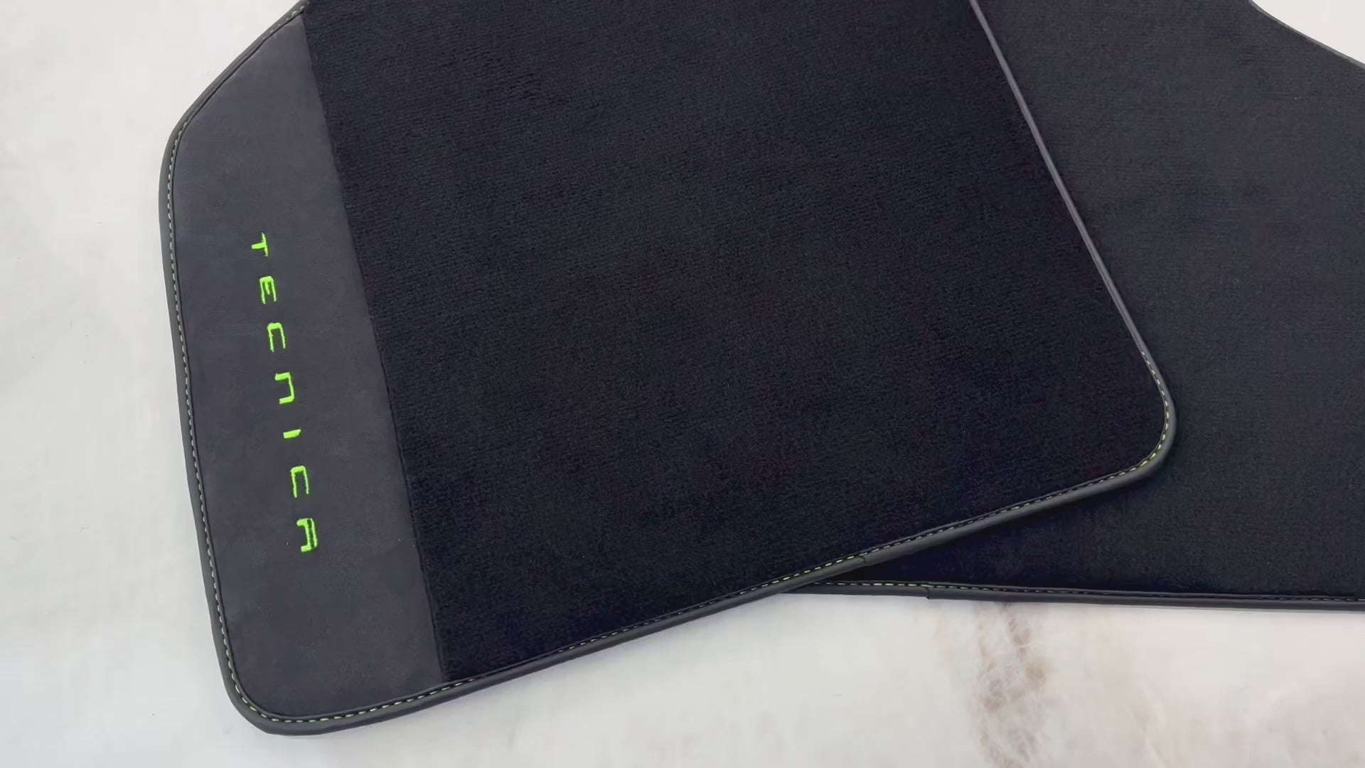 Schwarze Fußmatten für Lamborghini Huracan Tecnica mit Alcantara-Leder - AutoWin