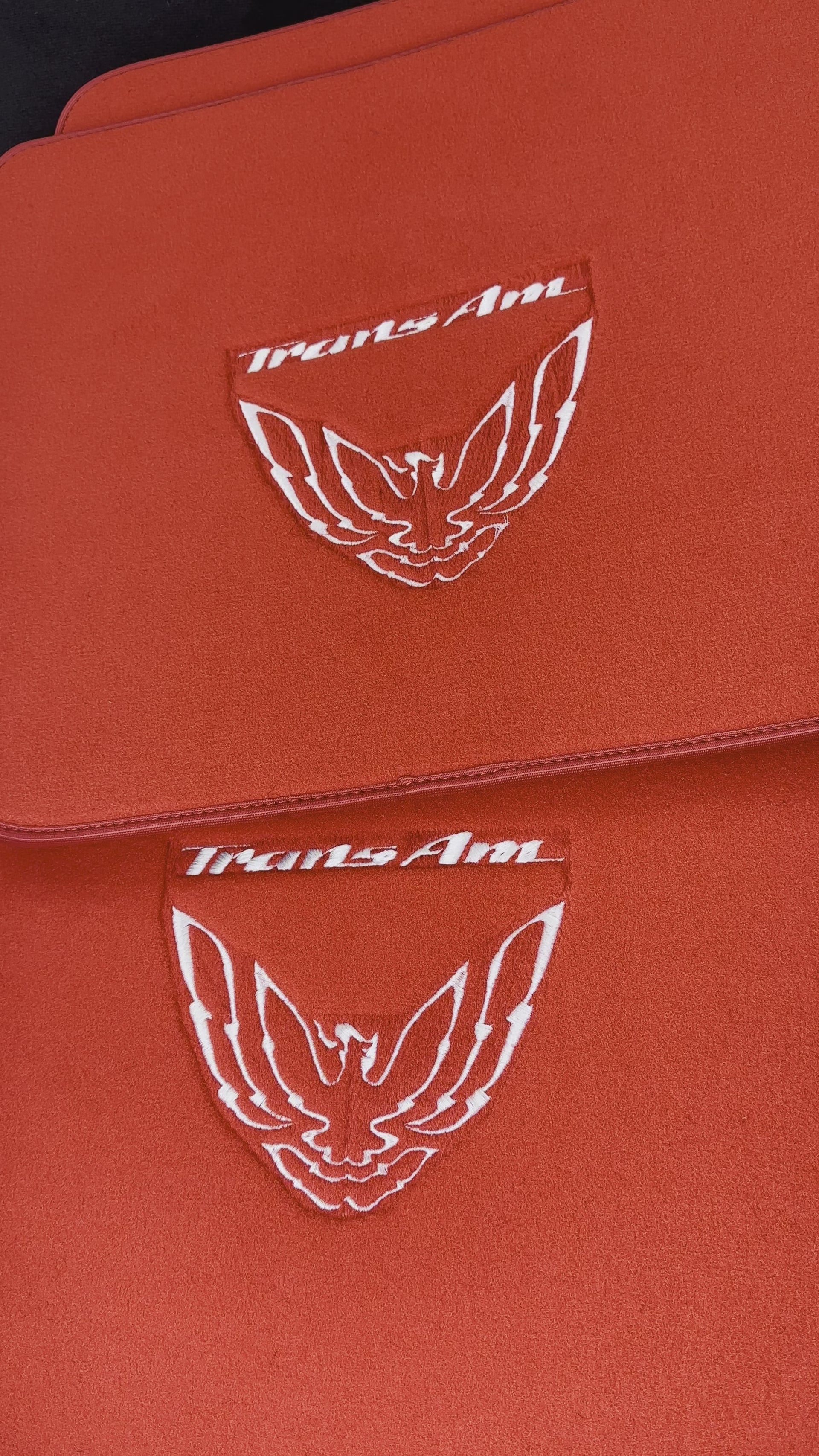 Røde bilmatter for Pontiac første generasjon FireBird (1967-1969) med Trans Am-logo - AutoWin