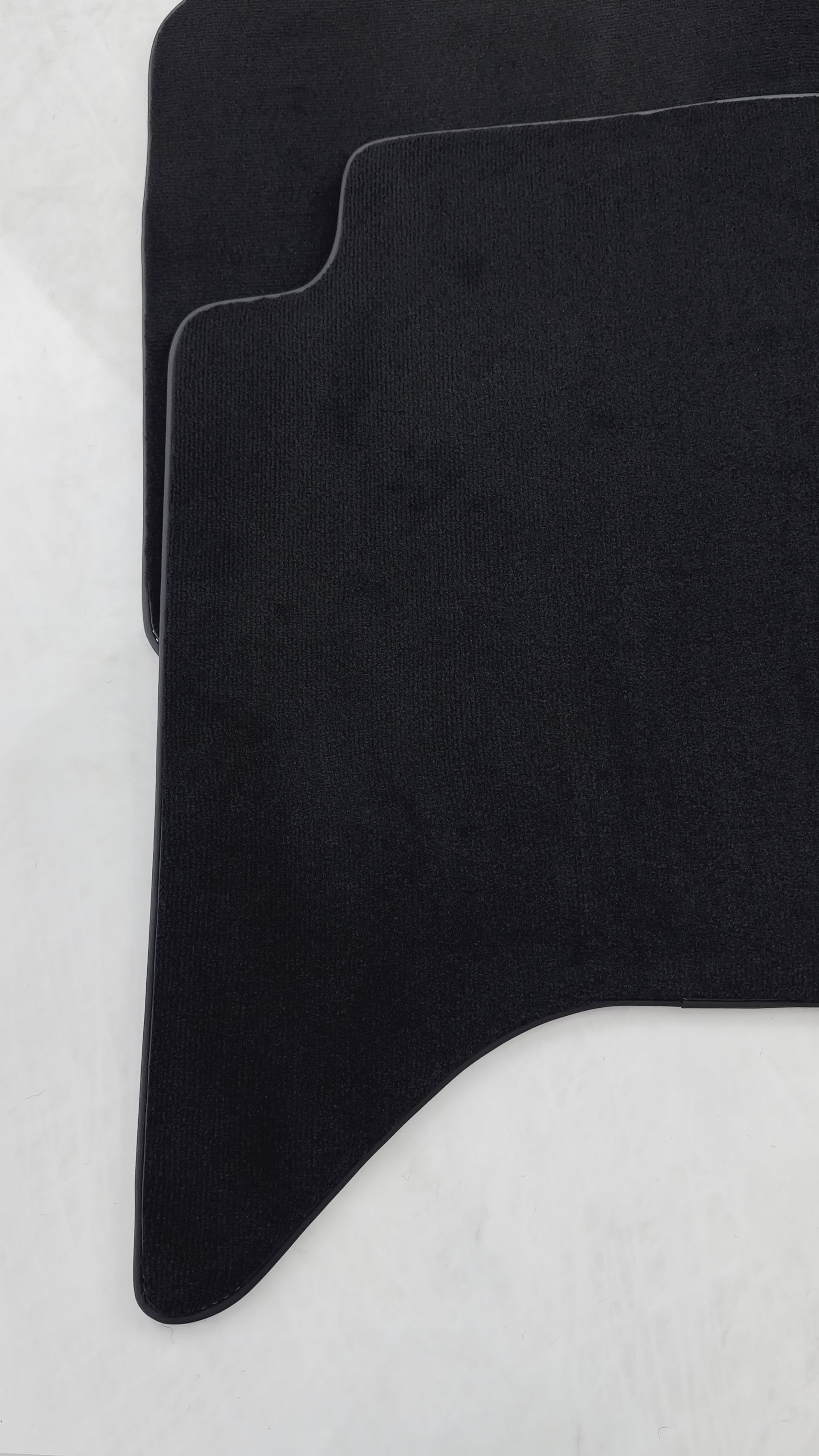 Svarte bilmatter for Toyota Hilux (2005-2015) - AutoWin