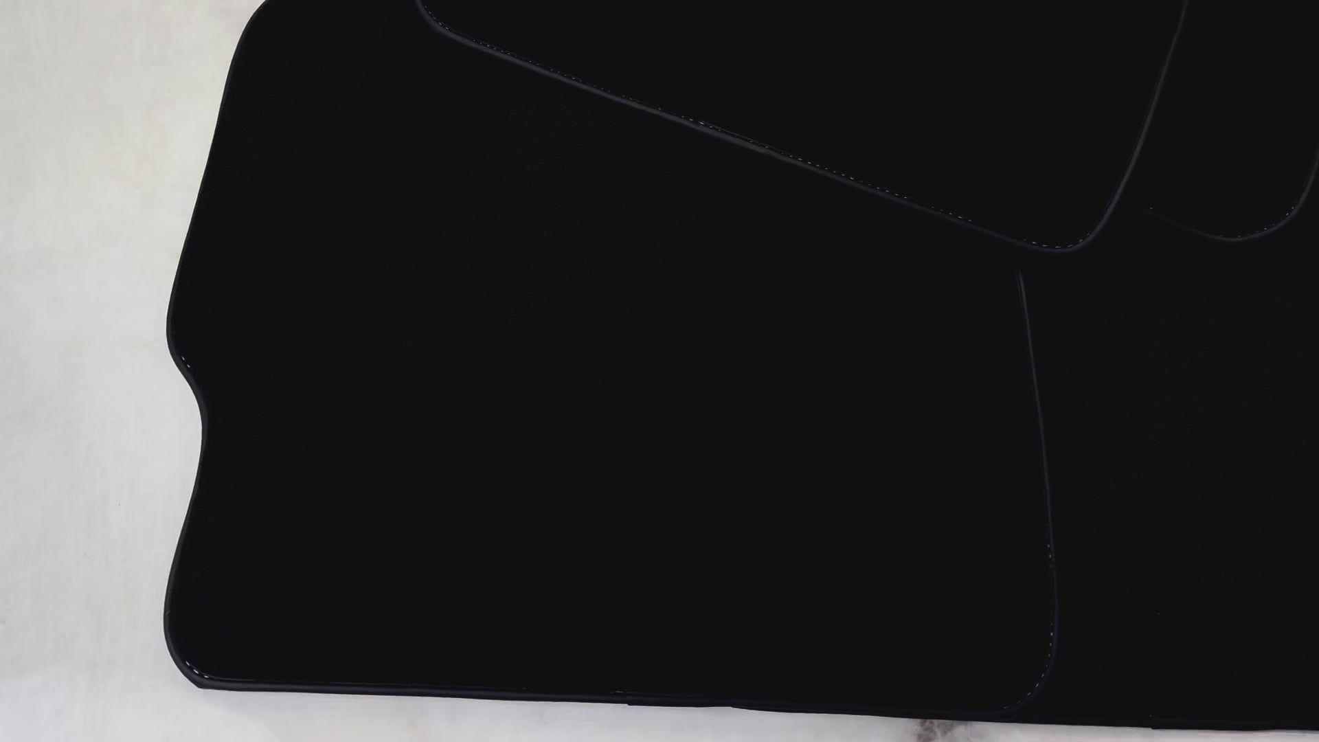 Svart bilmatter for Toyota bZ4X (2022-2023) - AutoWin