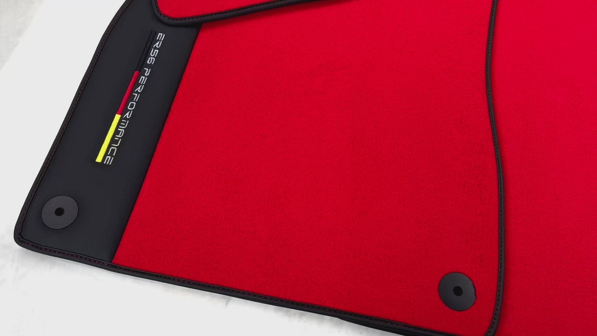 Rote Fußmatten für Audi Q8 (2018-2023) mit Leder | ER56 Performance - ER56 Design