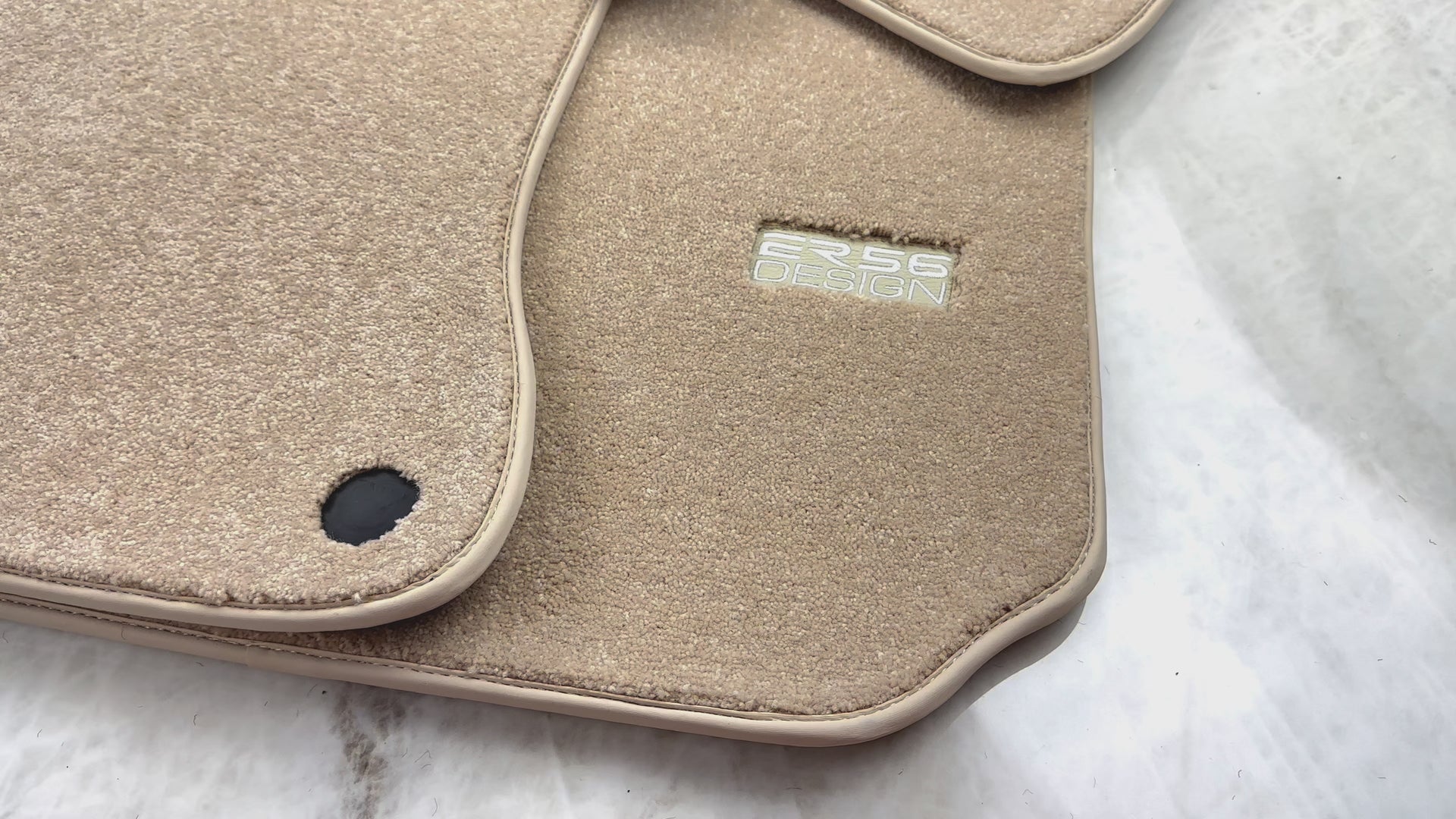 Beige Luxus-Fußmatten für Mercedes Benz C-Klasse S206 Kombi (2021–2023) Hybrid | ER56-Design - AutoWin