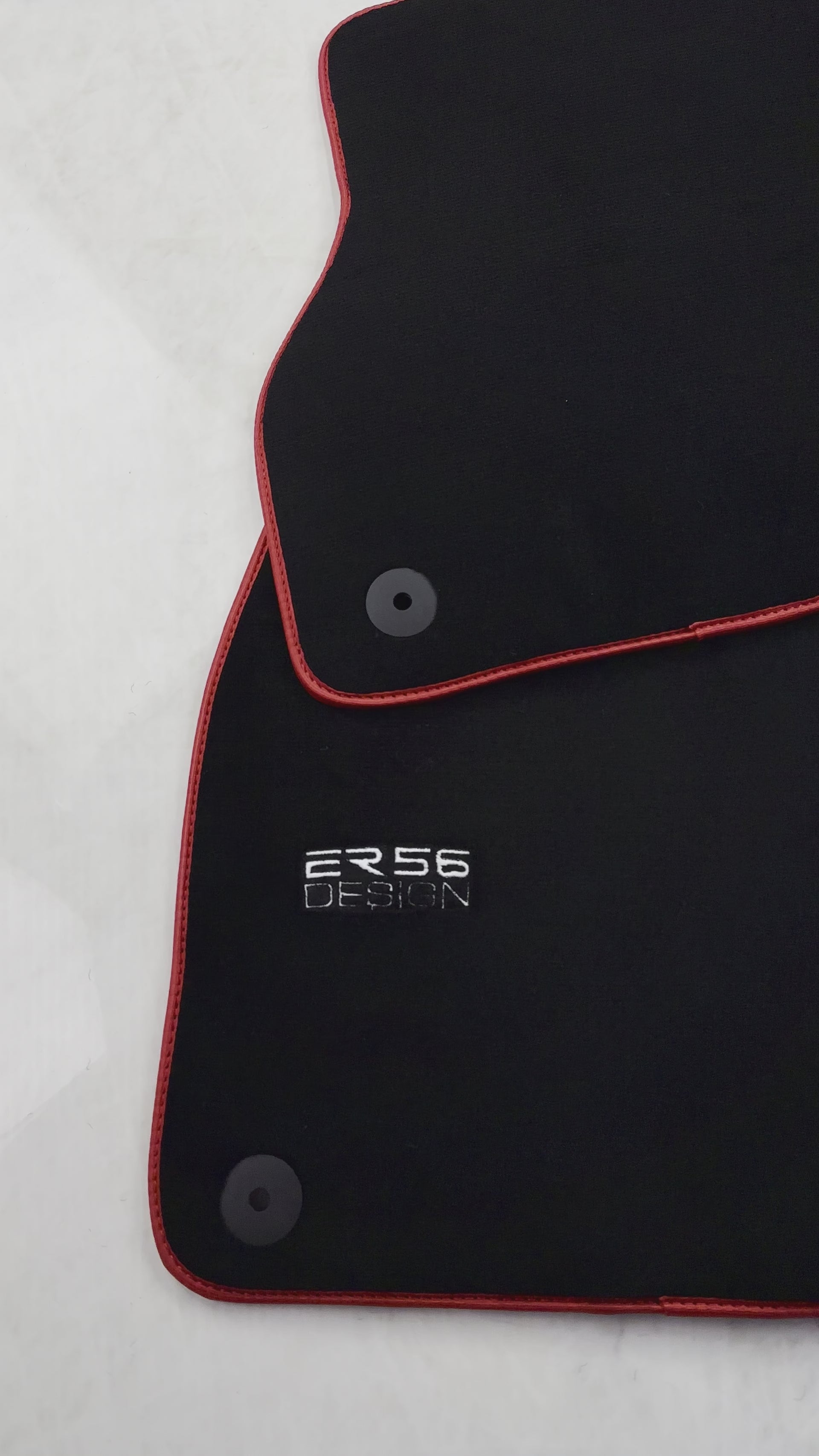 Schwarze Fußmatten für Audi A6 – C8 Limousine (2018–2023), ER56-Design mit rotem Rand - ER56 Design