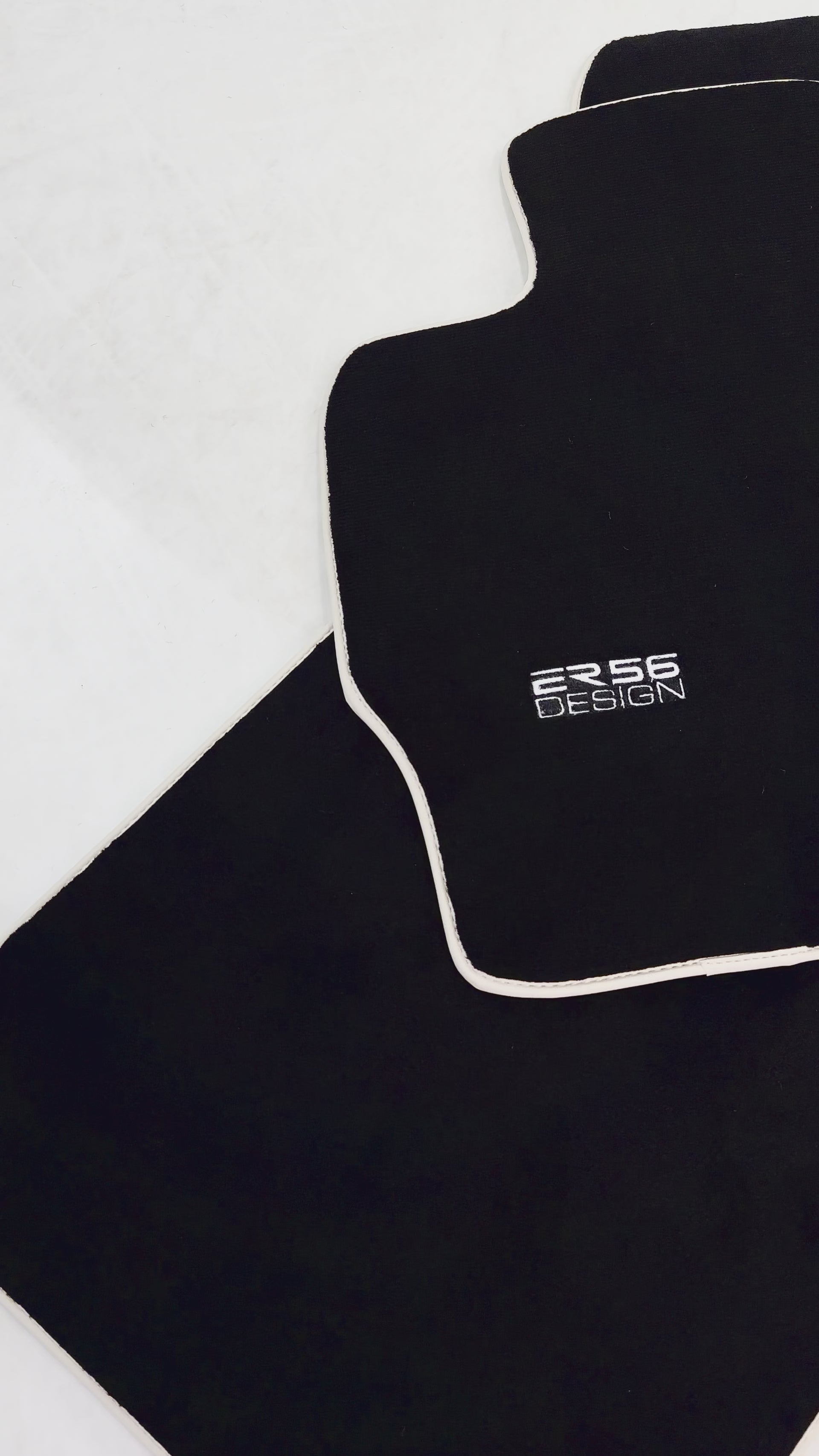 Svarte bilmatter for Toyota Corolla E16 (2014-2019) ER56 Design - ER56 Design