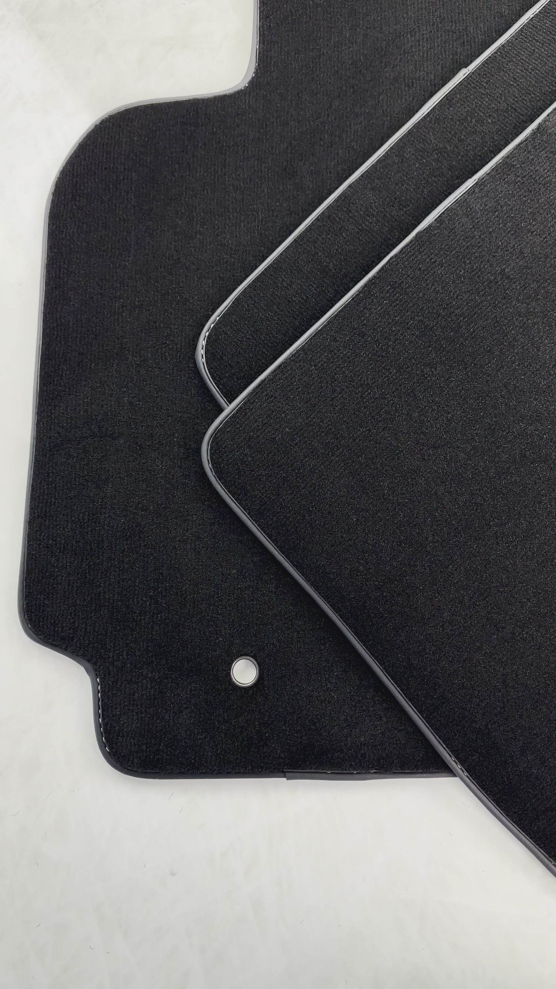 Schwarze Fußmatten für Toyota RAV4 (2000–2003). - AutoWin