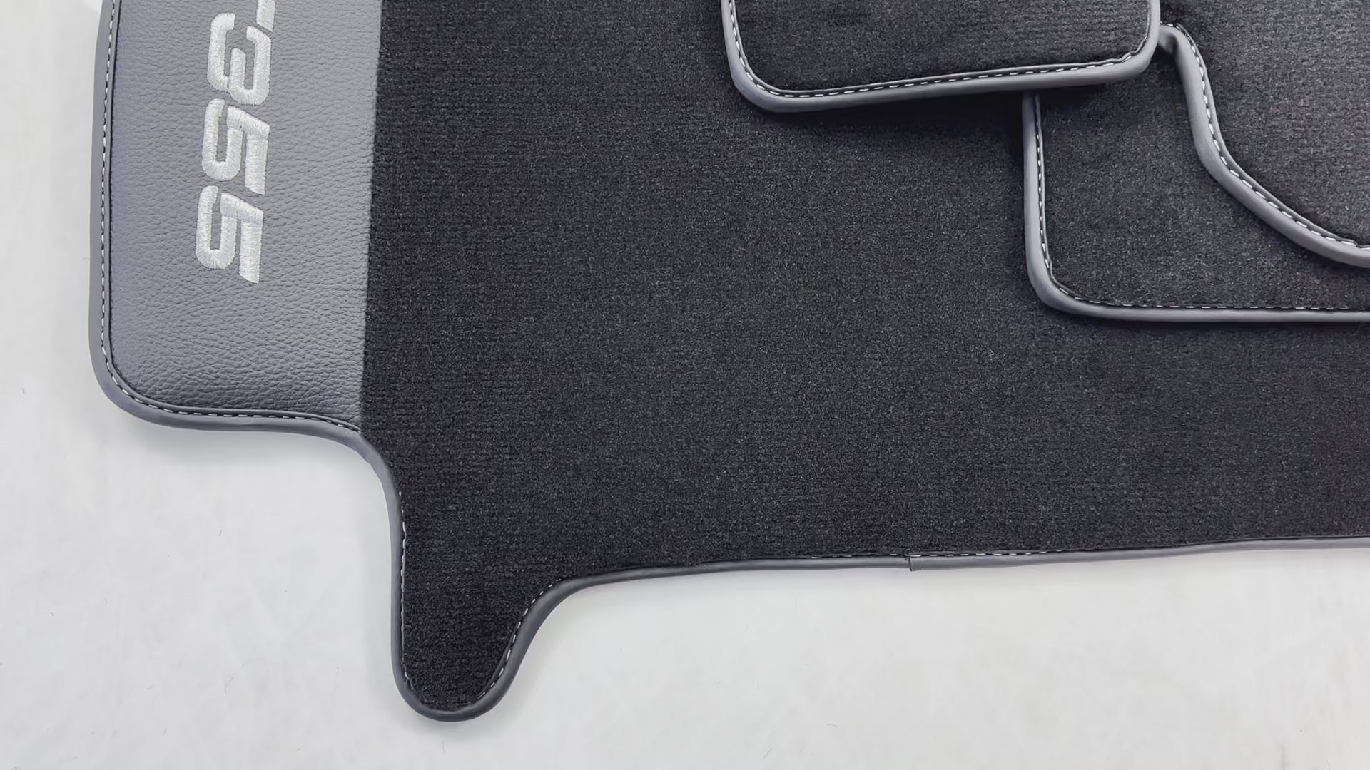 Svart bilmatter for Ferrari F355 1994-1999 med lær - AutoWin