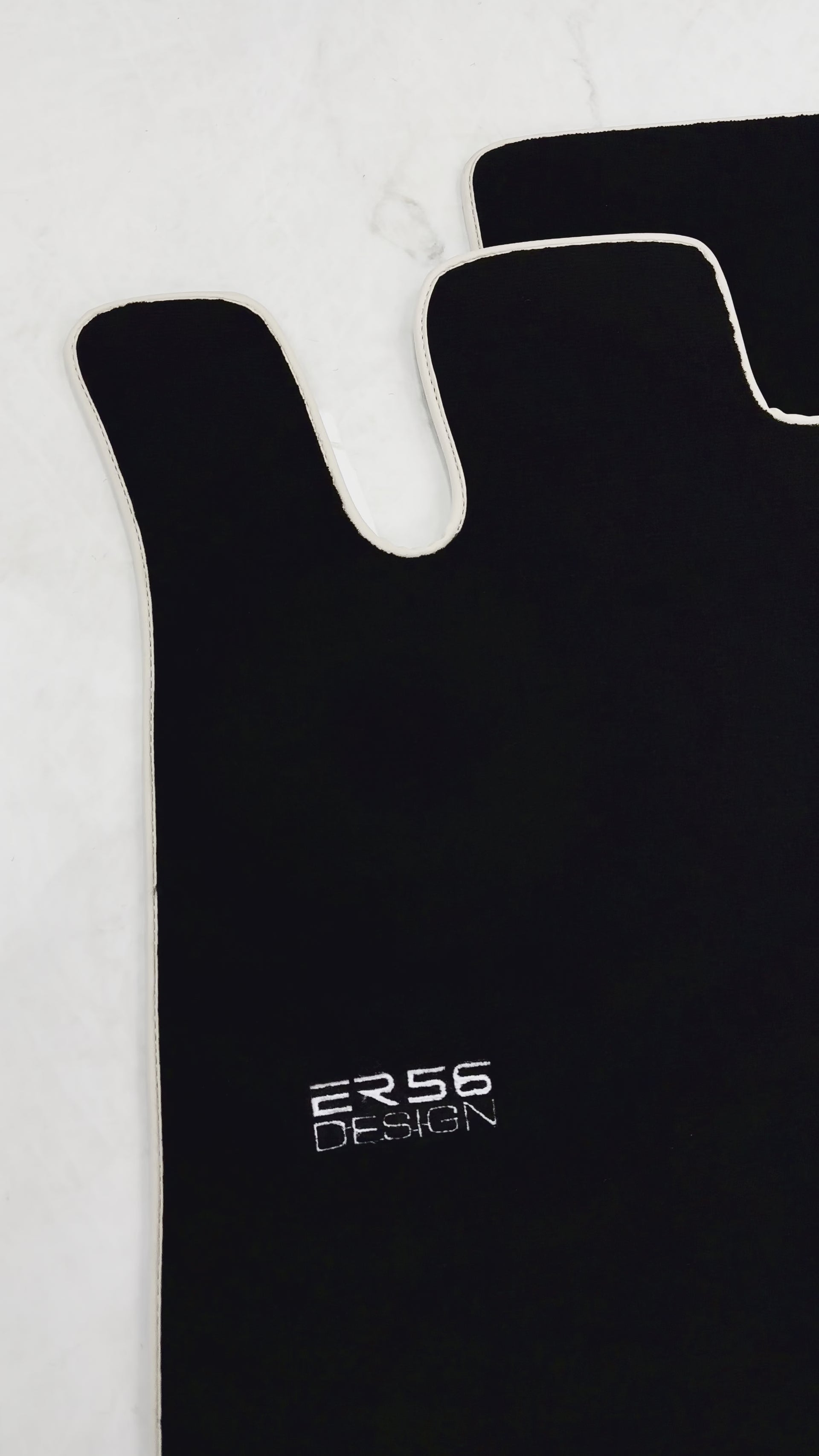 Schwarze Fußmatten für Mercedes-Benz SL-Klasse R230 (2001–2012), beige Verzierung | ER56-Design - ER56 Design