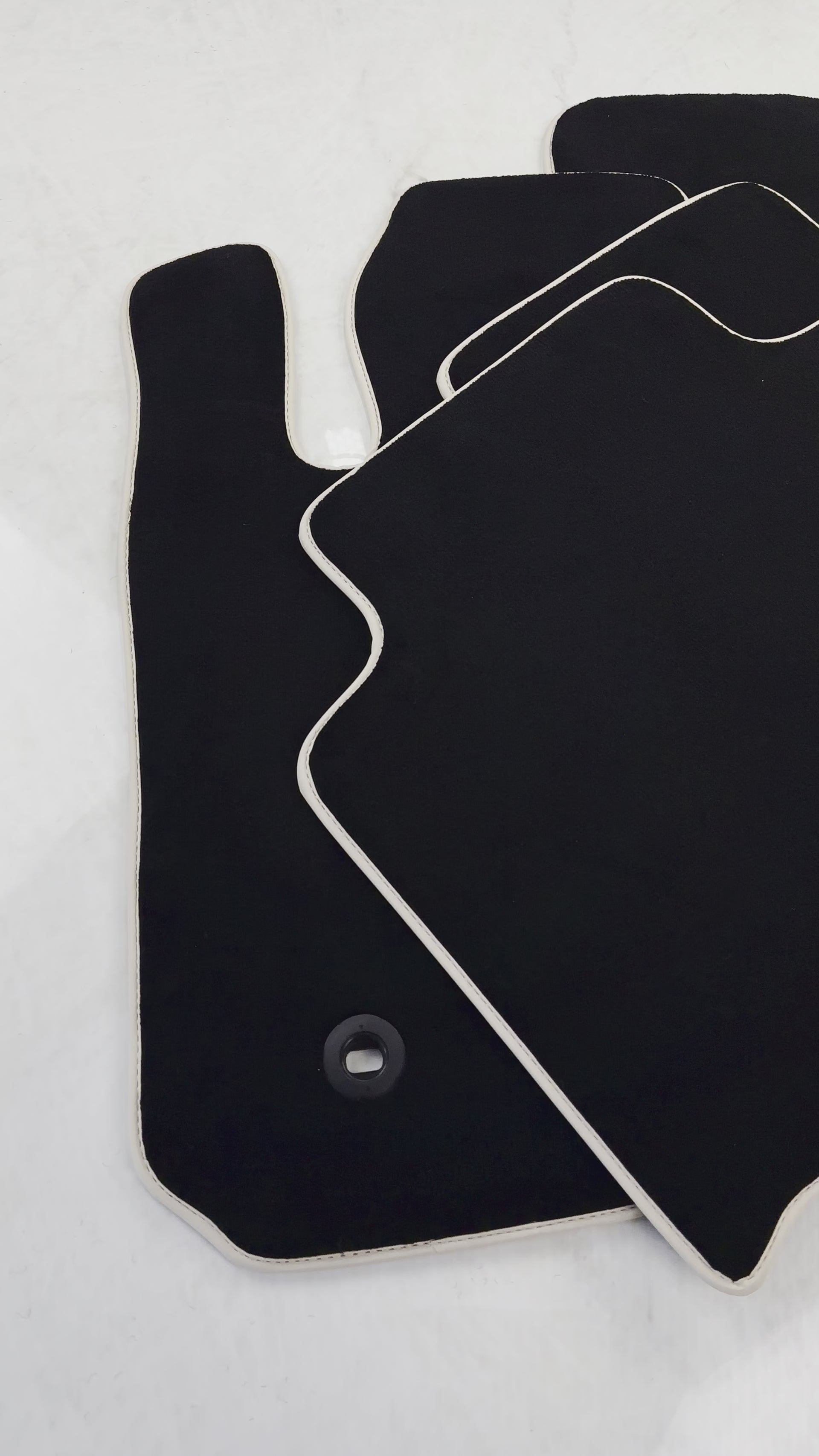 Schwarze Fußmatten für Toyota RAV4 (2006–2013). - AutoWin