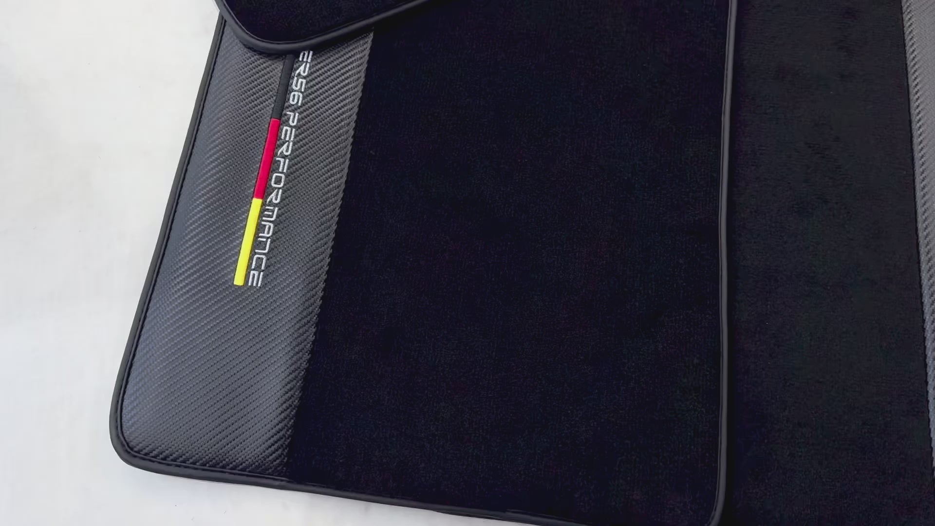 Schwarze Matten für BMW 5er G30 | Kampfjet-Edition | Gelber Rand - AutoWin