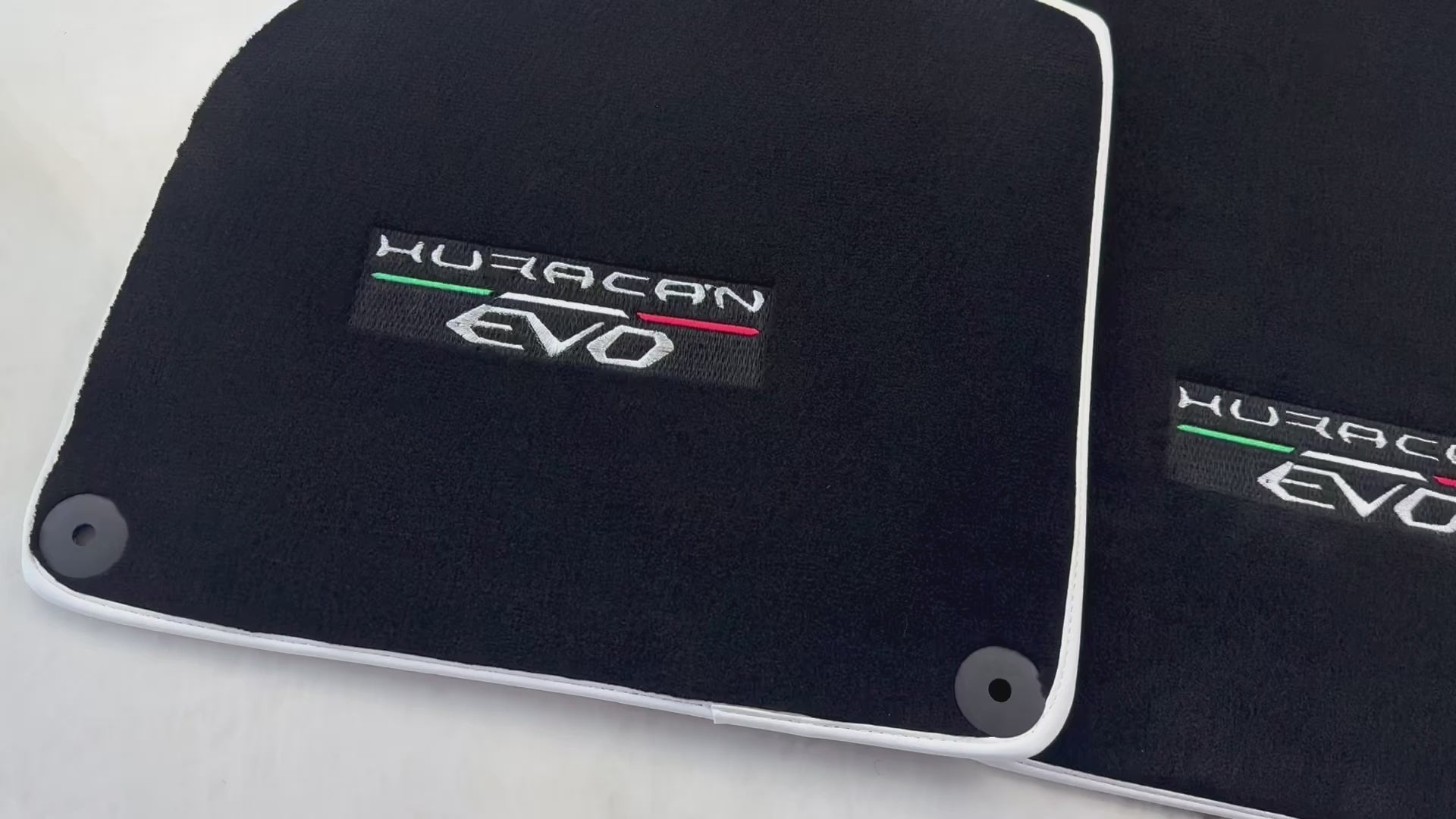 Black Floor Mats for Lamborghini Huracan EVO (2019-2024) with White Trim - AutoWin.EU