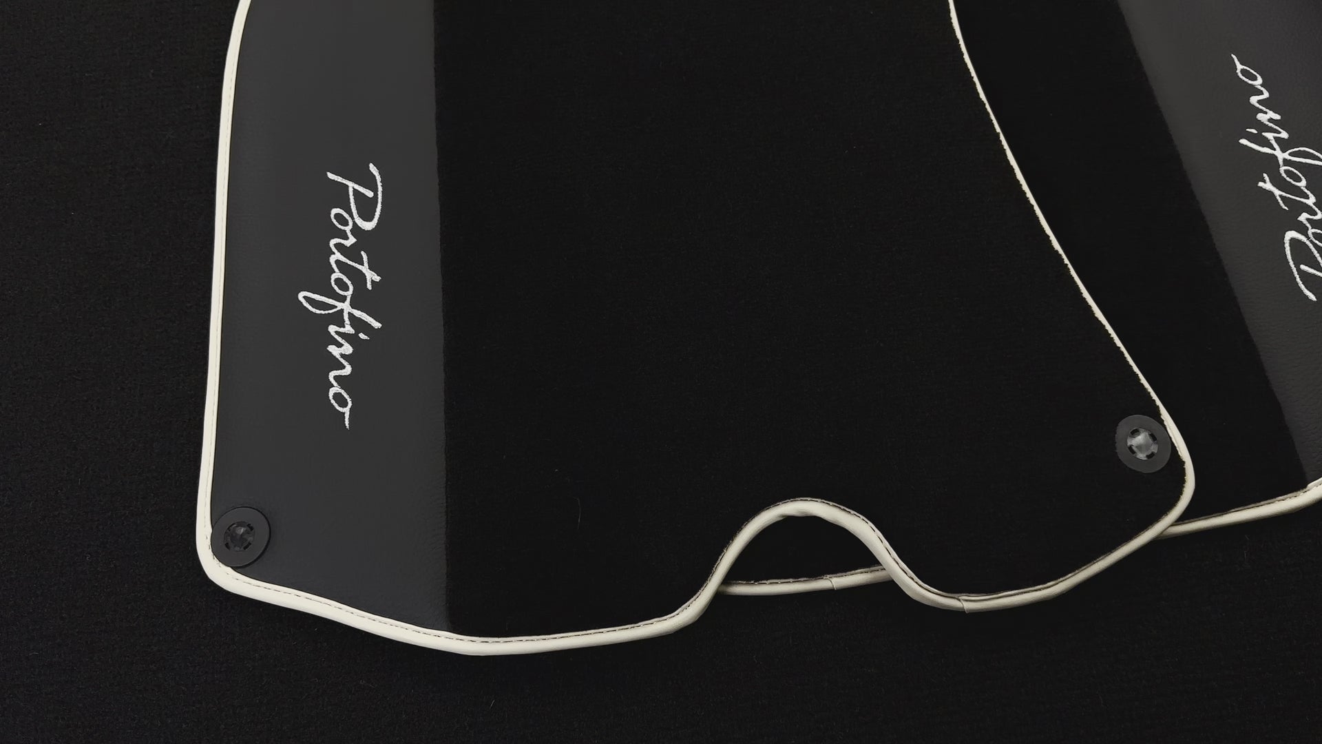 Svart bilmatter for Ferrari Portofino (2018-2023) med lær og beige trim - AutoWin